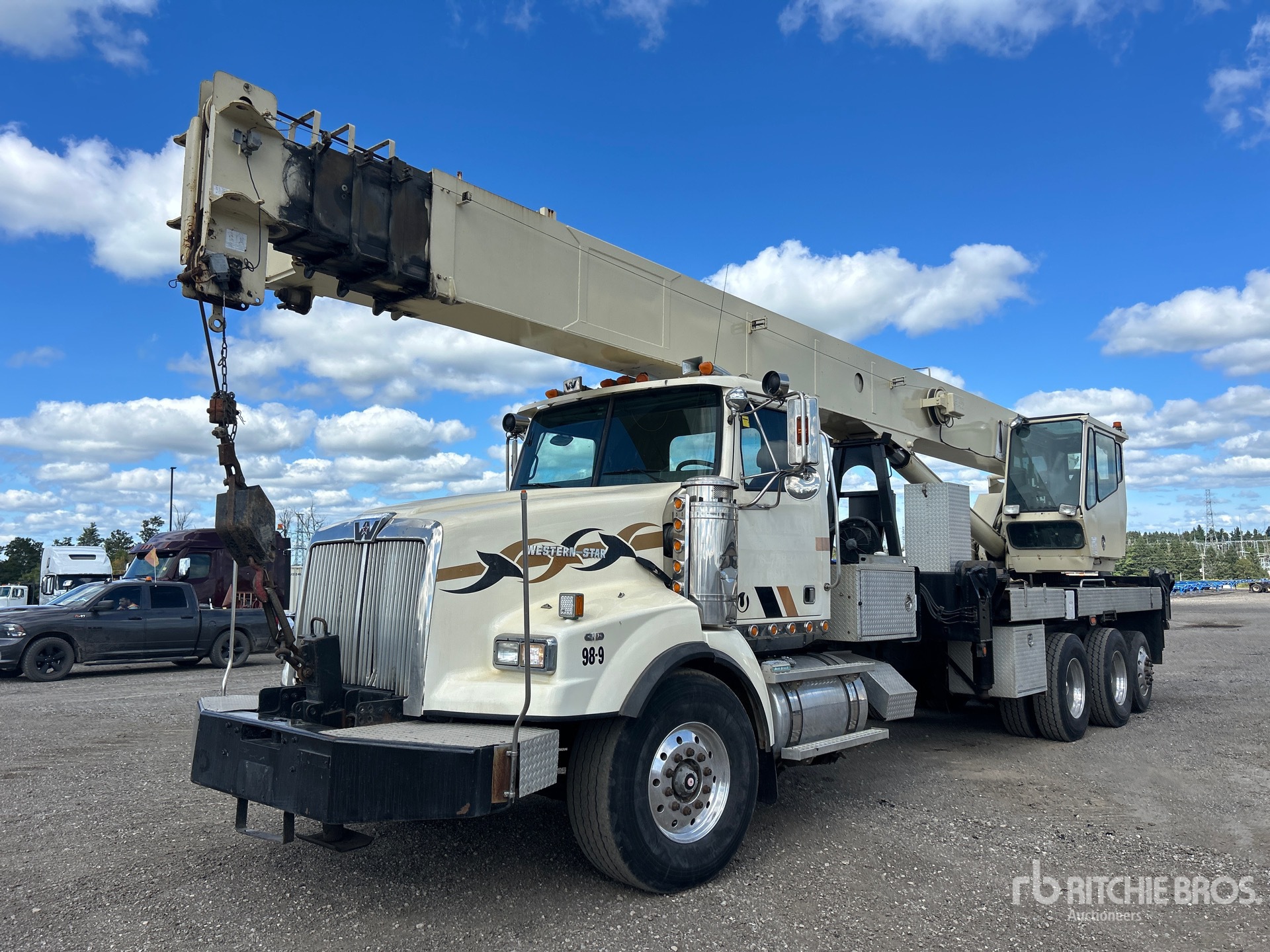 Photo of 2001 Western Star 66000 lb 8x4