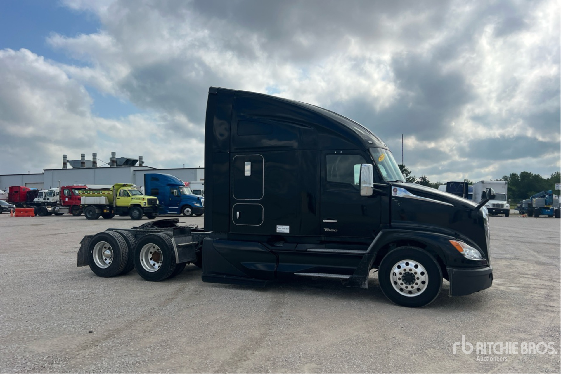 2023 Kenworth T680
