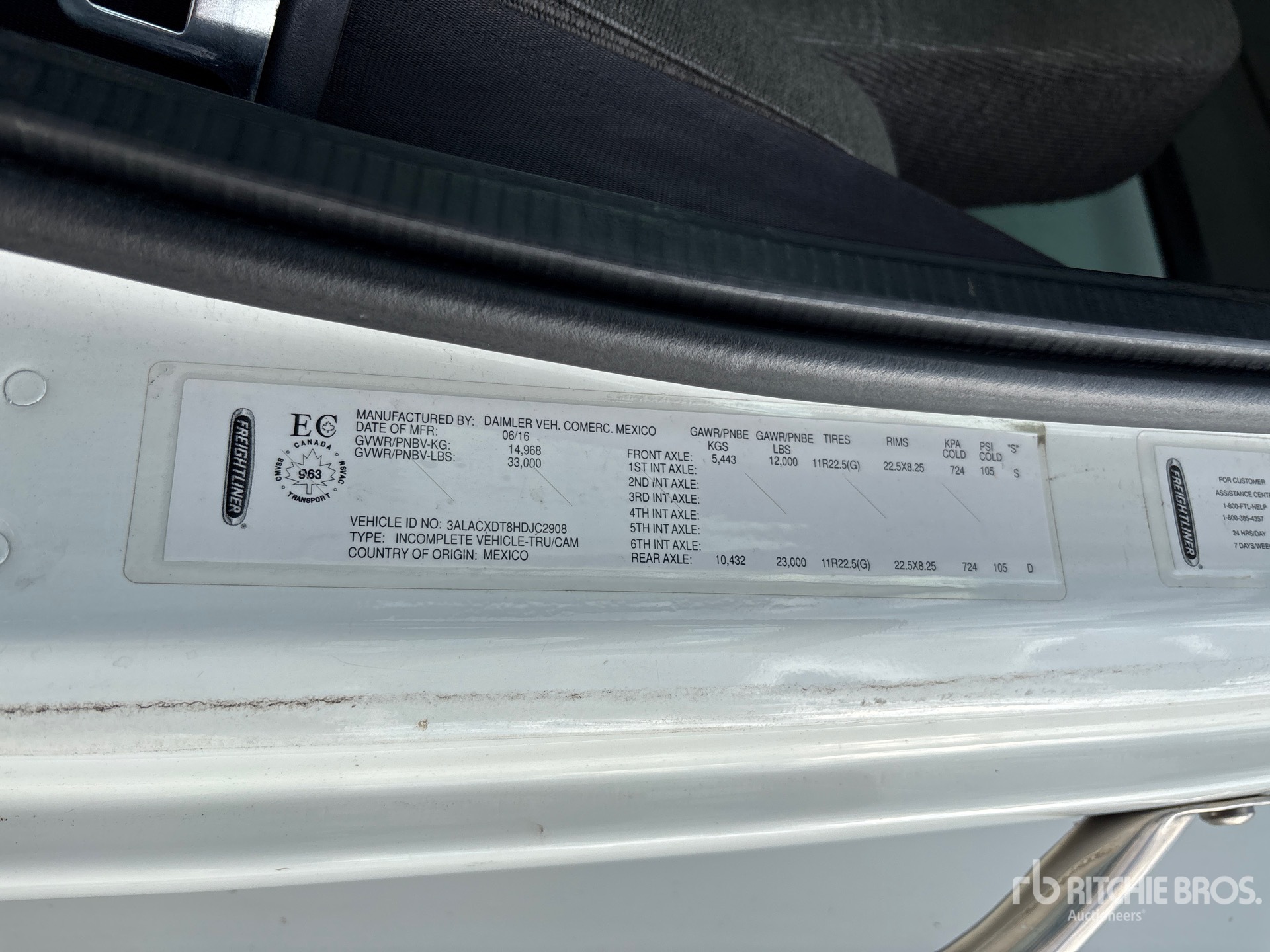 2017 Freightliner M2 106