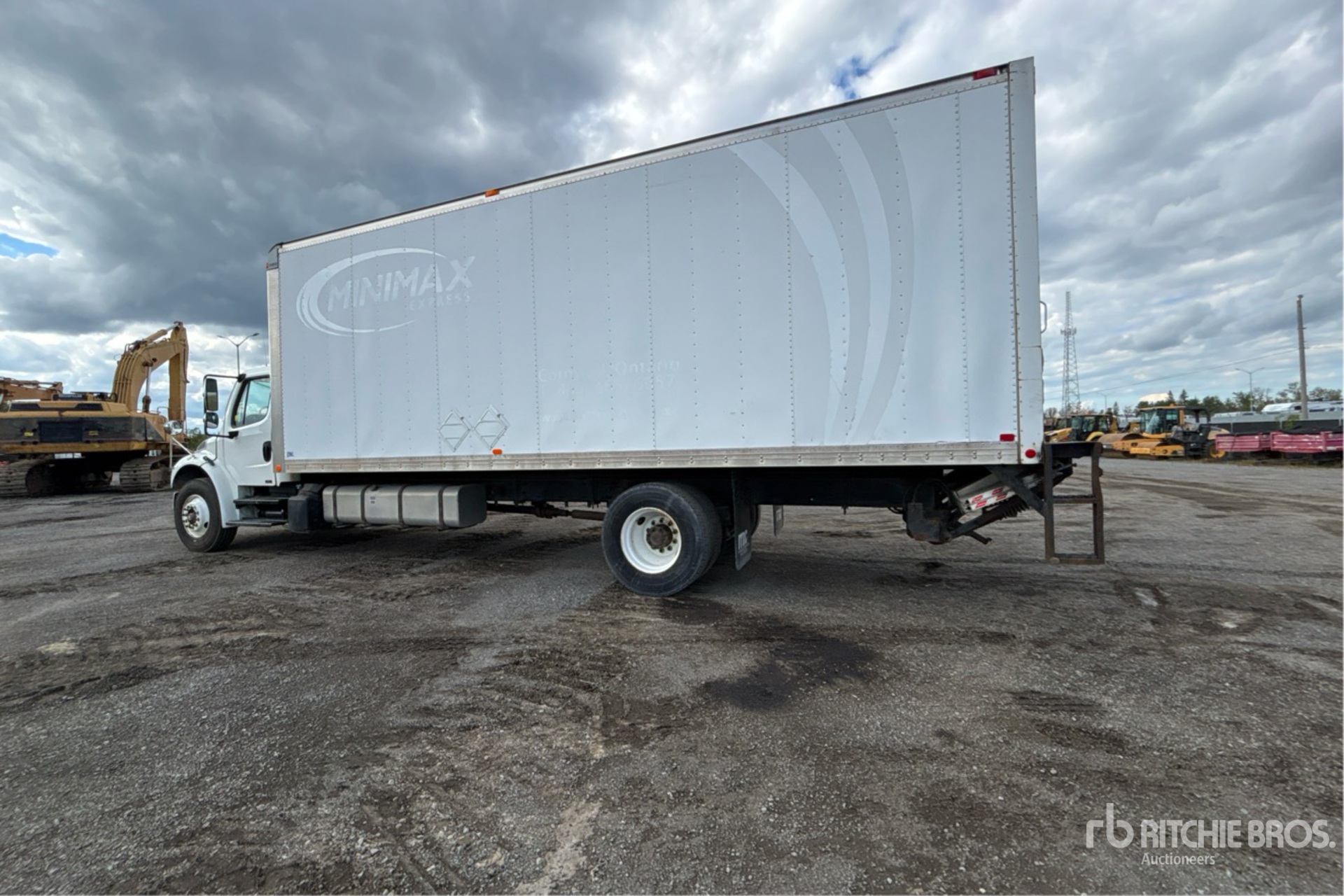 2017 Freightliner M2 106