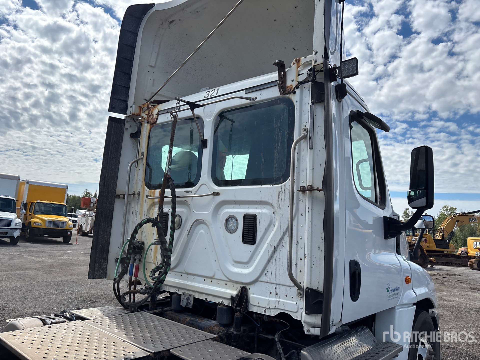 2014 Freightliner CASCADIA 125