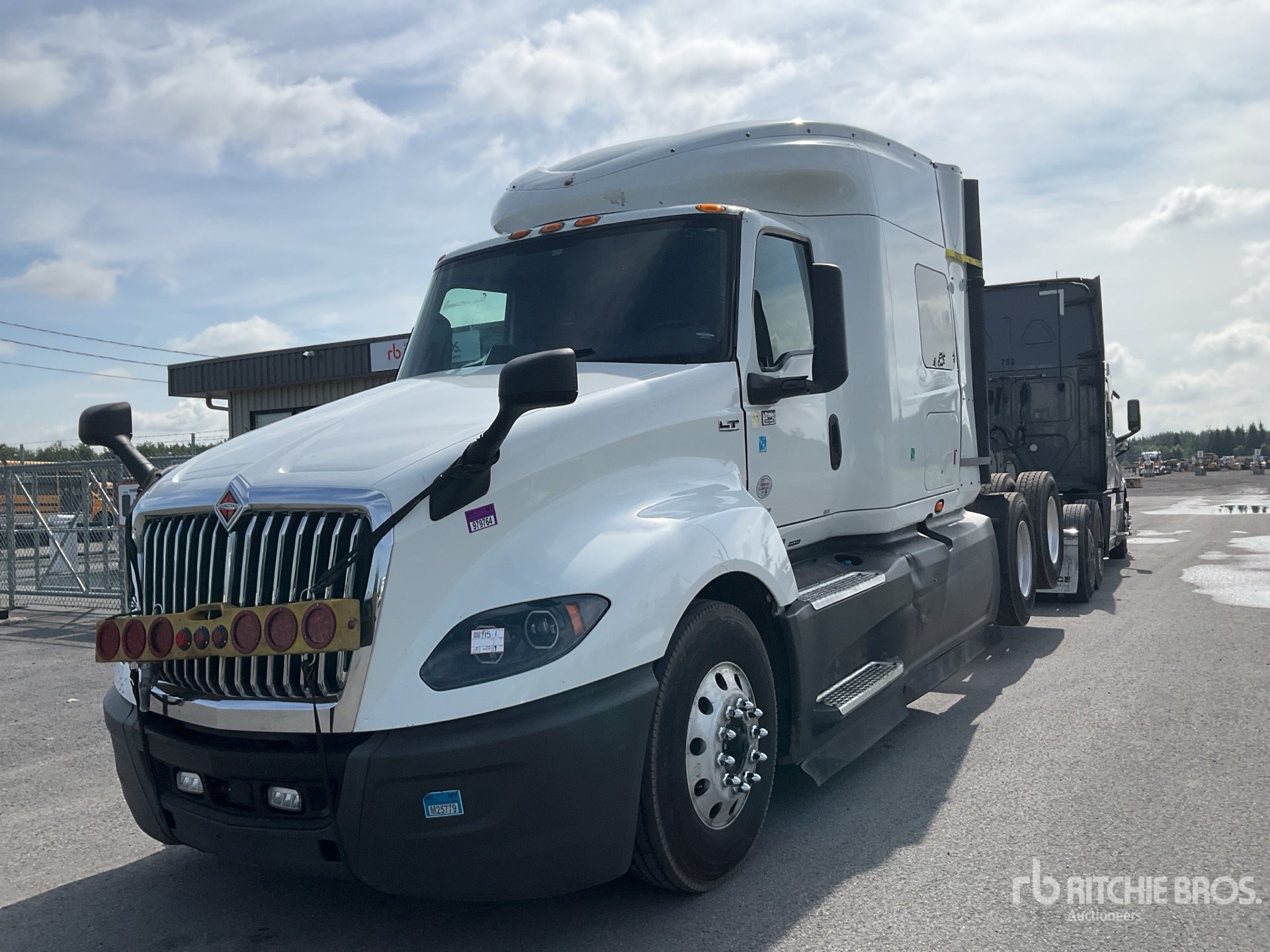 2021 International LT625