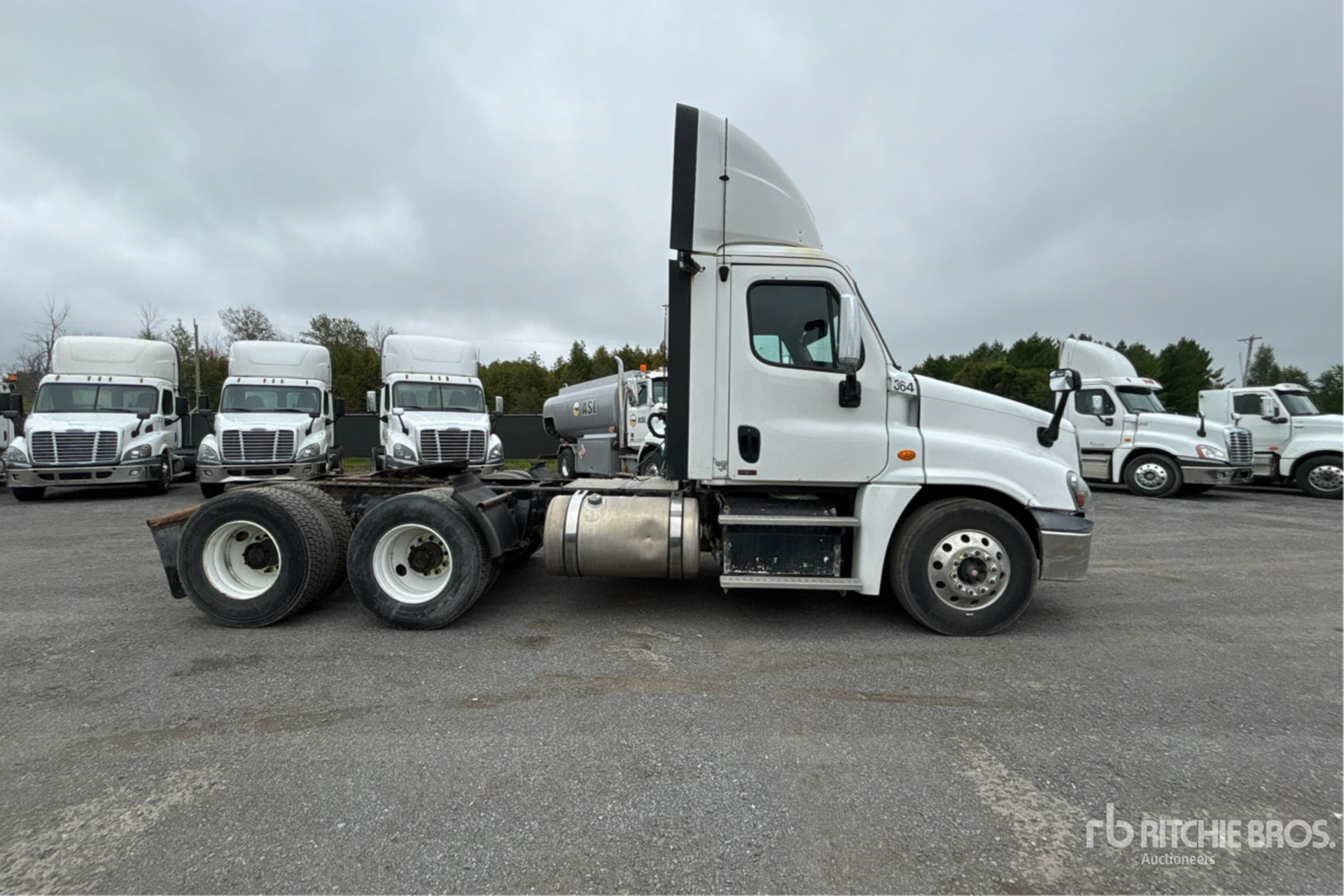 2016 Freightliner CASCADIA 125