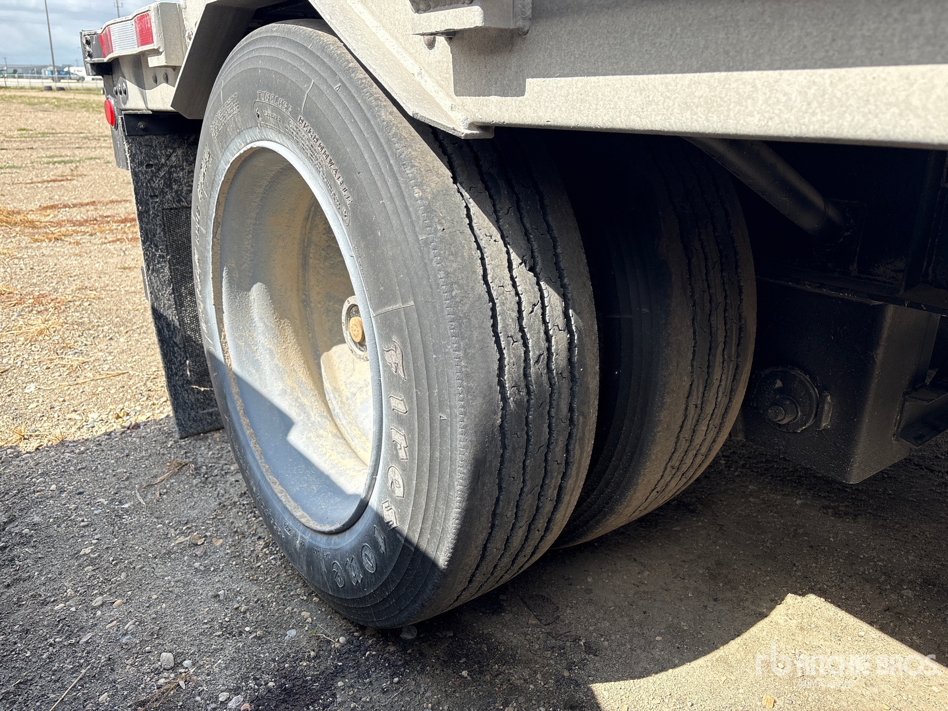 2002 Load King  53 FT TRI/A