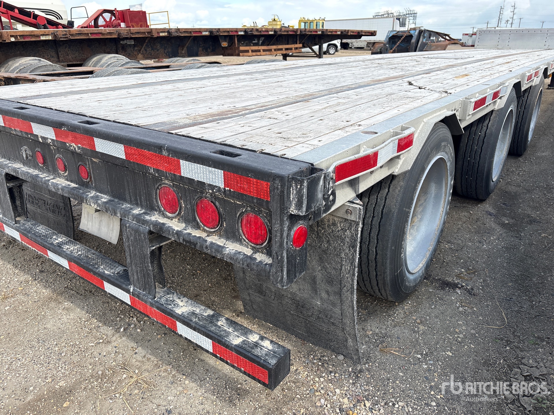 2002 Load King  53 FT TRI/A