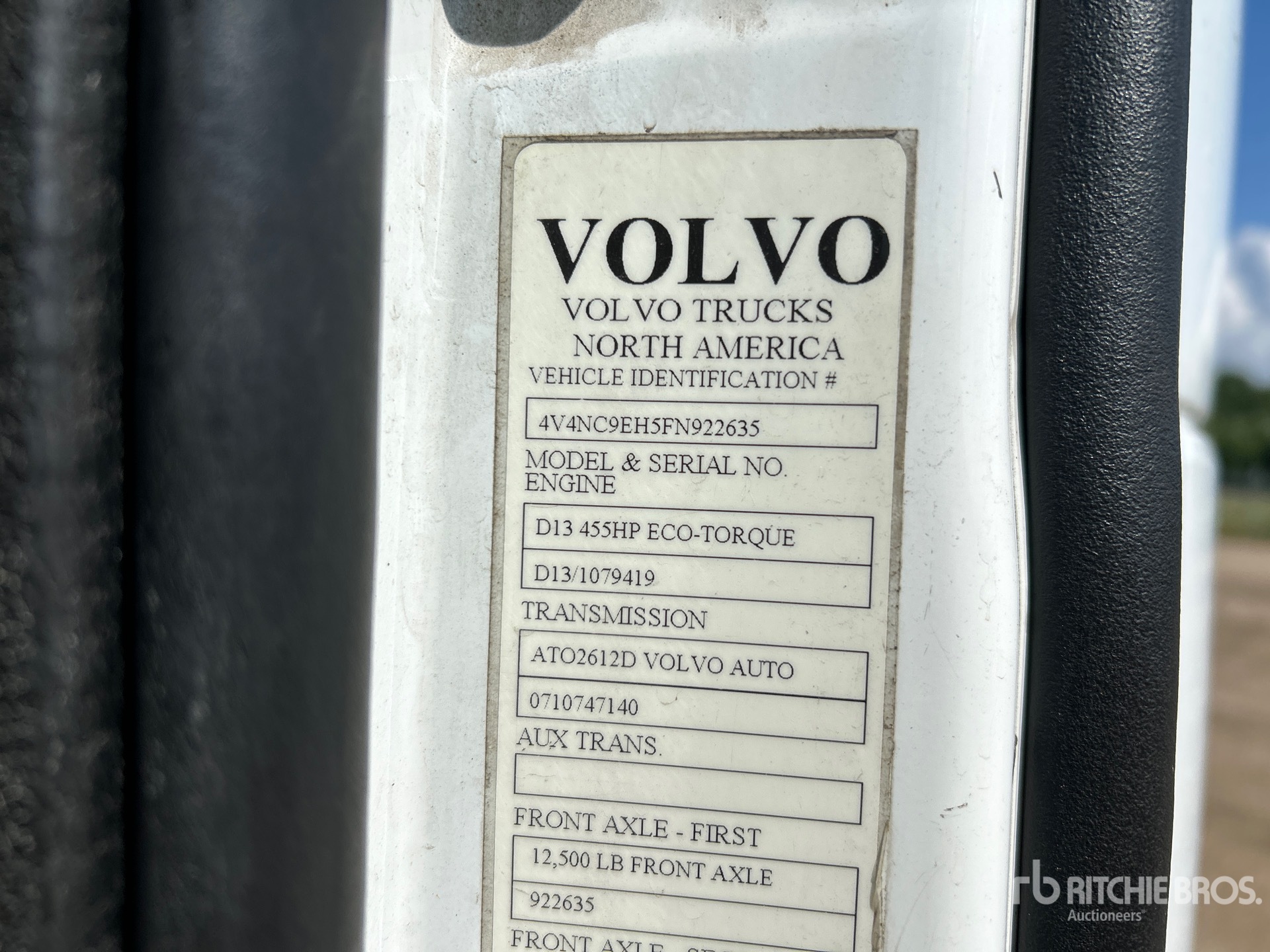 2015 Volvo VNL 780