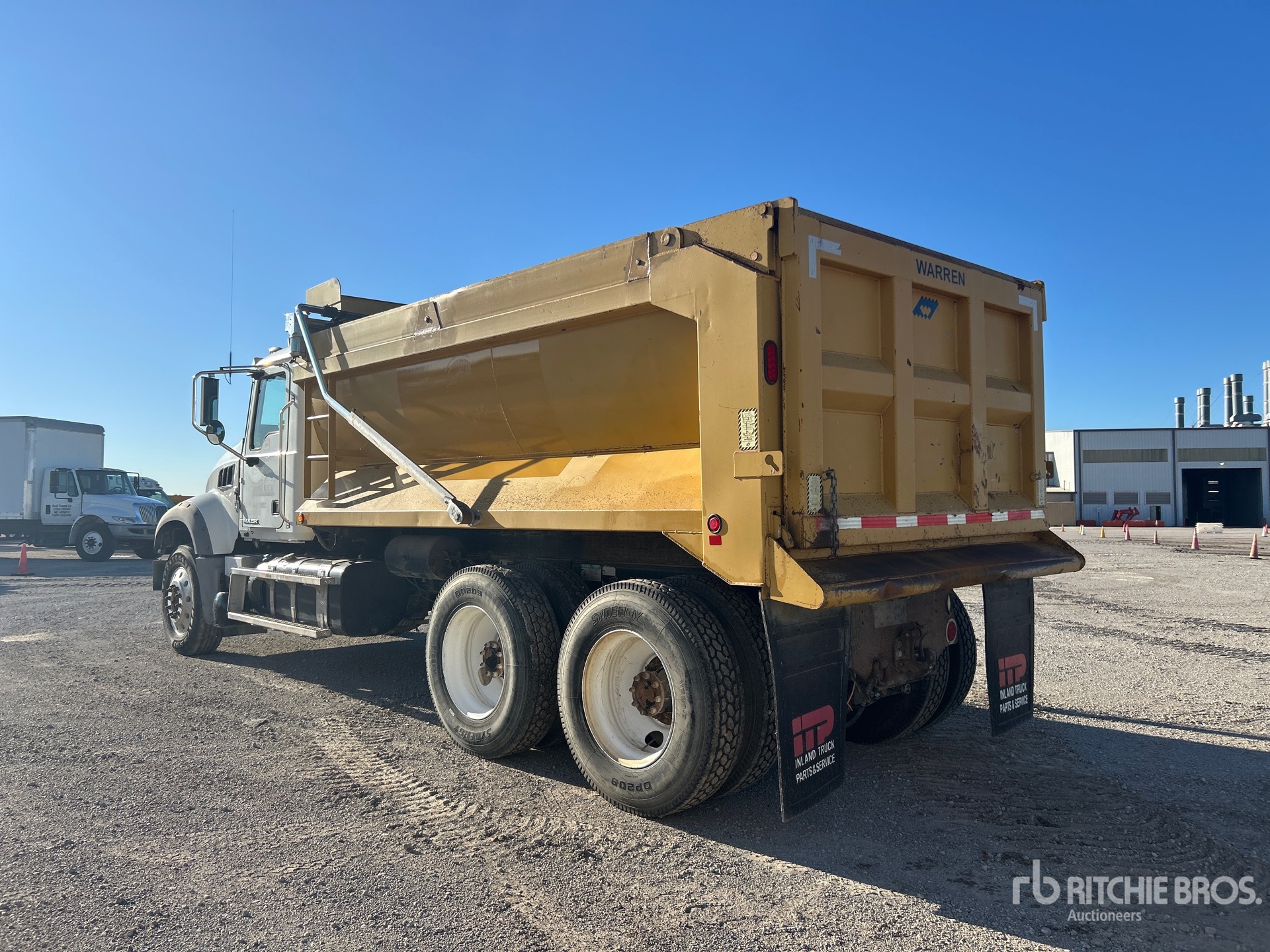 2015 Mack GU713