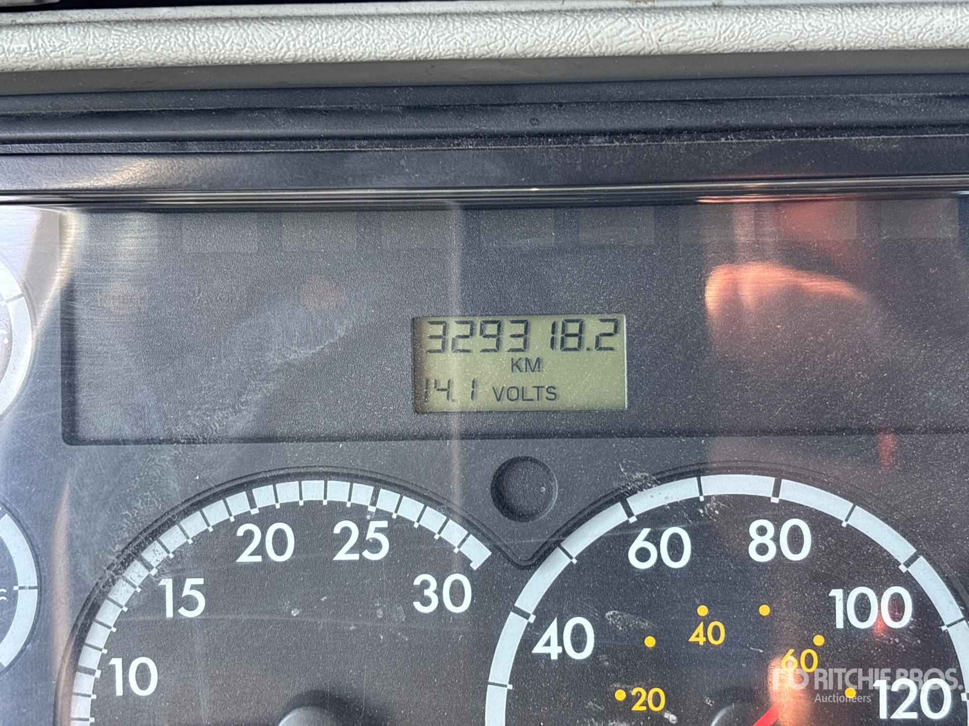 2010 Freightliner COLUMBIA 112