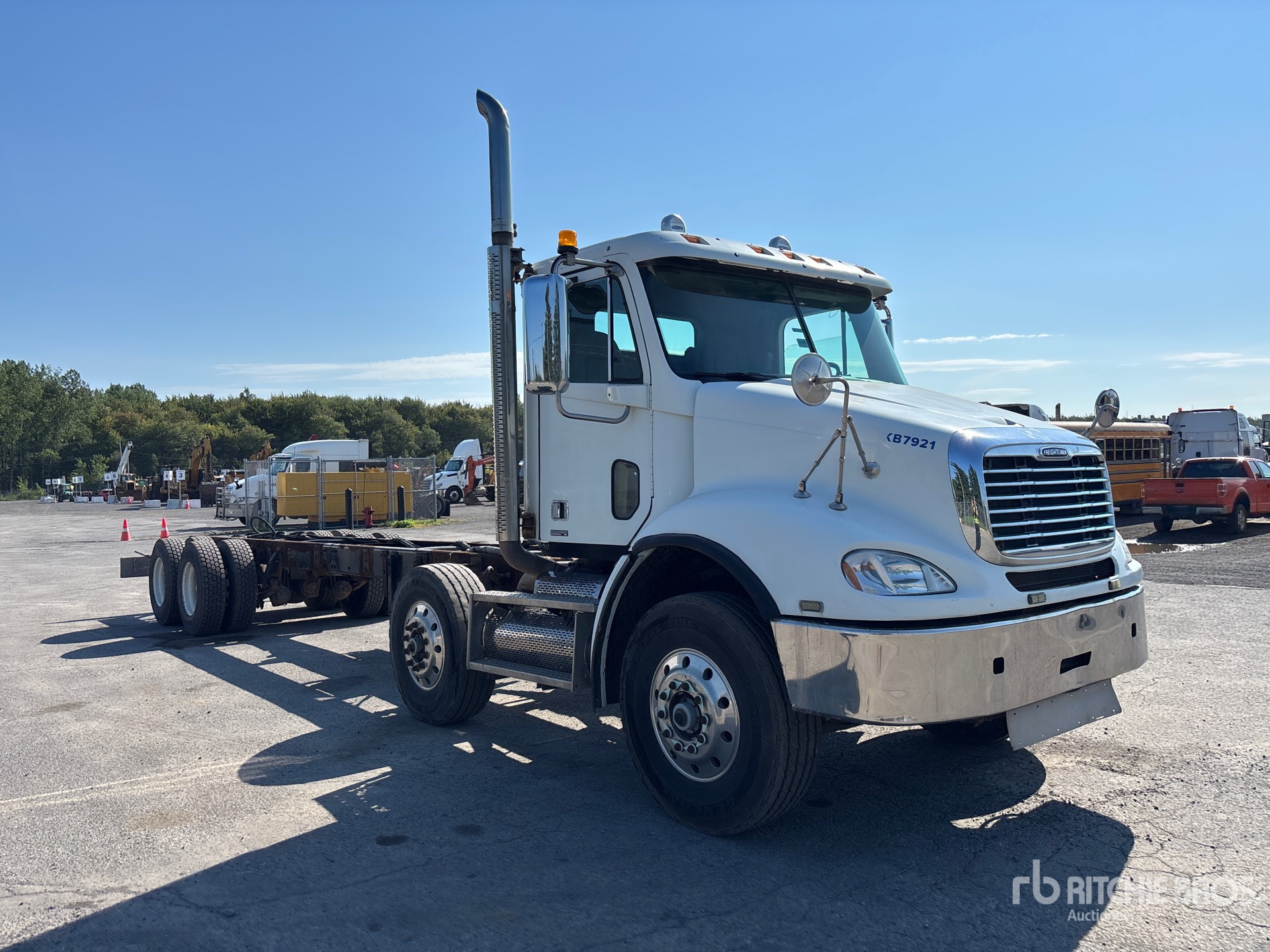 2010 Freightliner COLUMBIA 112