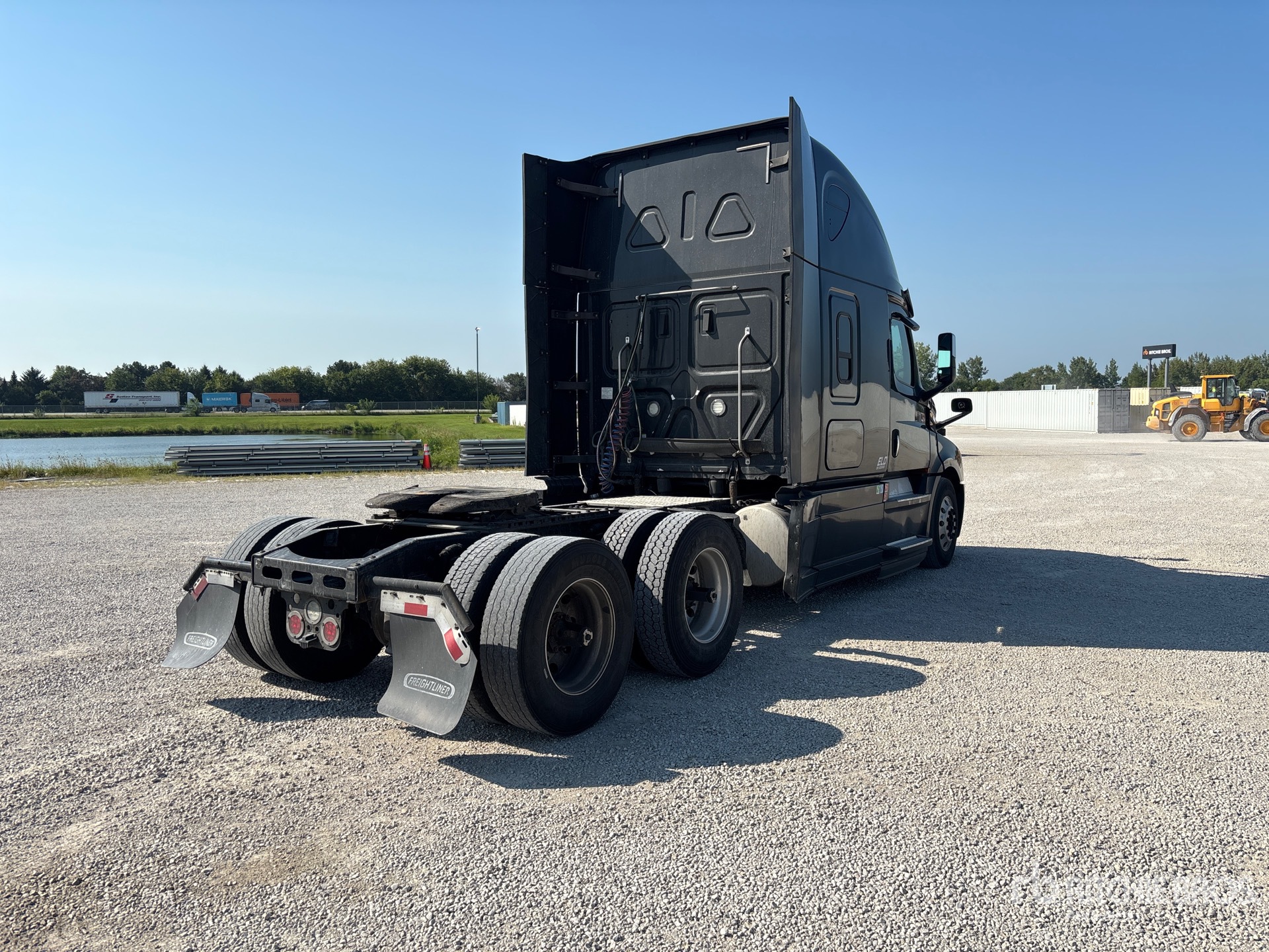 2020 Freightliner CASCADIA 126