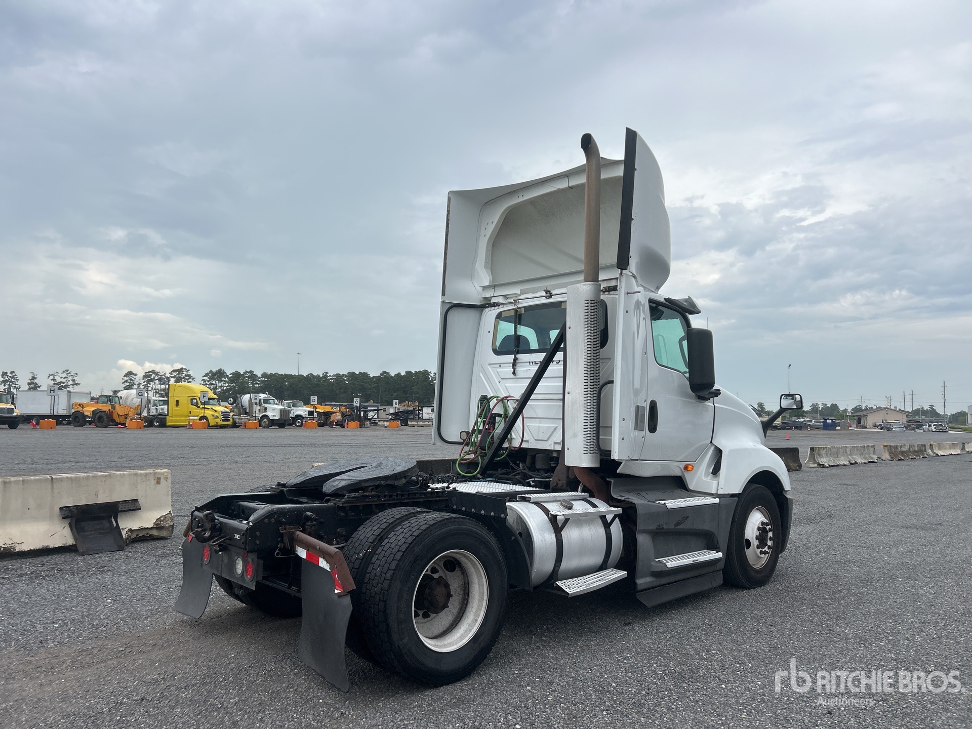 2018 International LT625