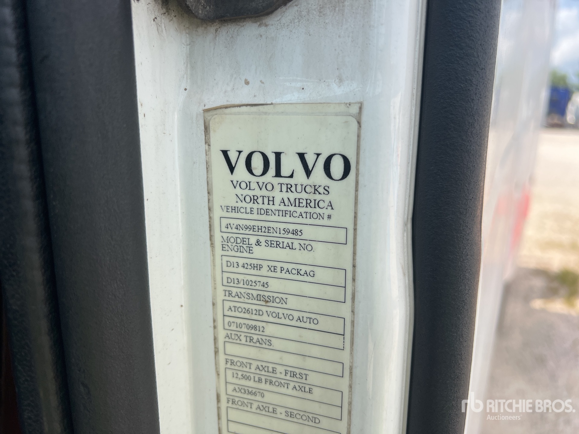 2014 Volvo VNL670