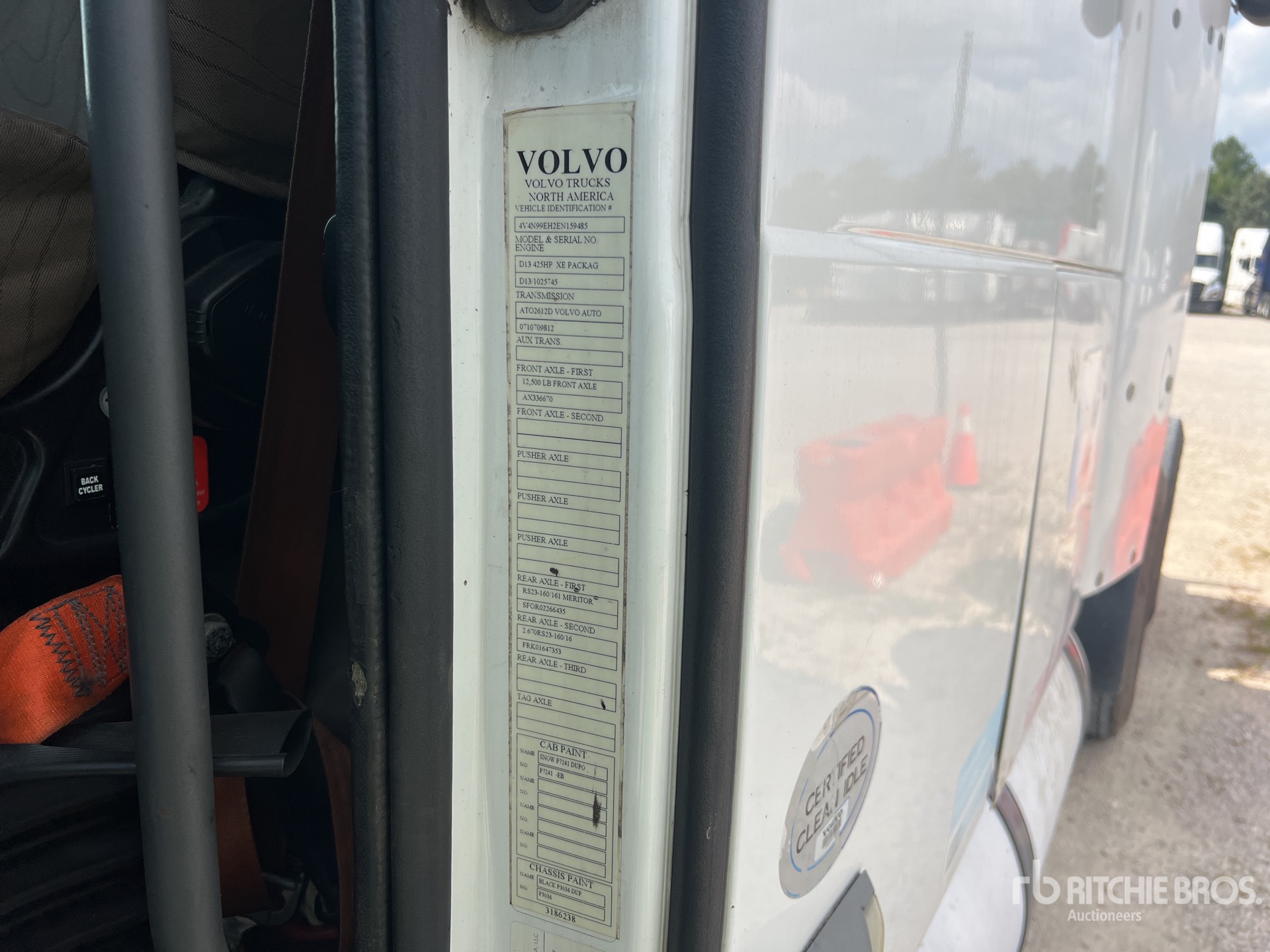 2014 Volvo VNL670
