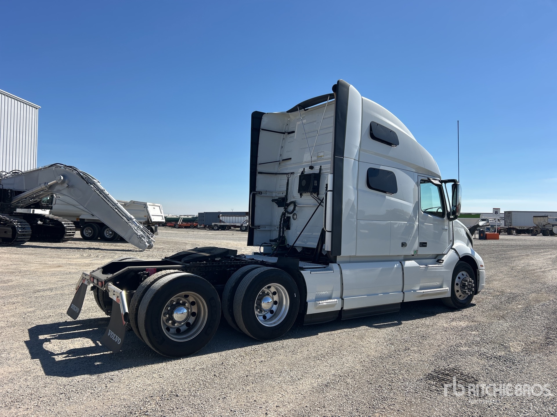 2022 Volvo VNL760