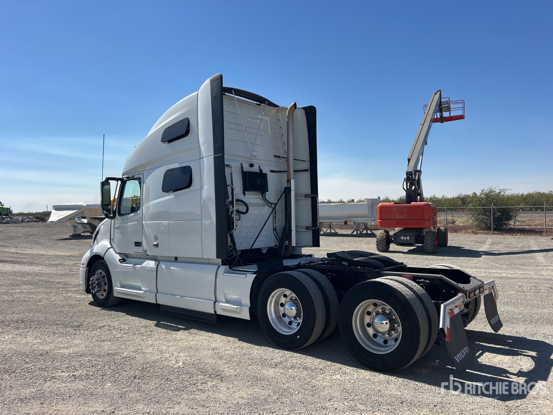 2022 Volvo VNL760