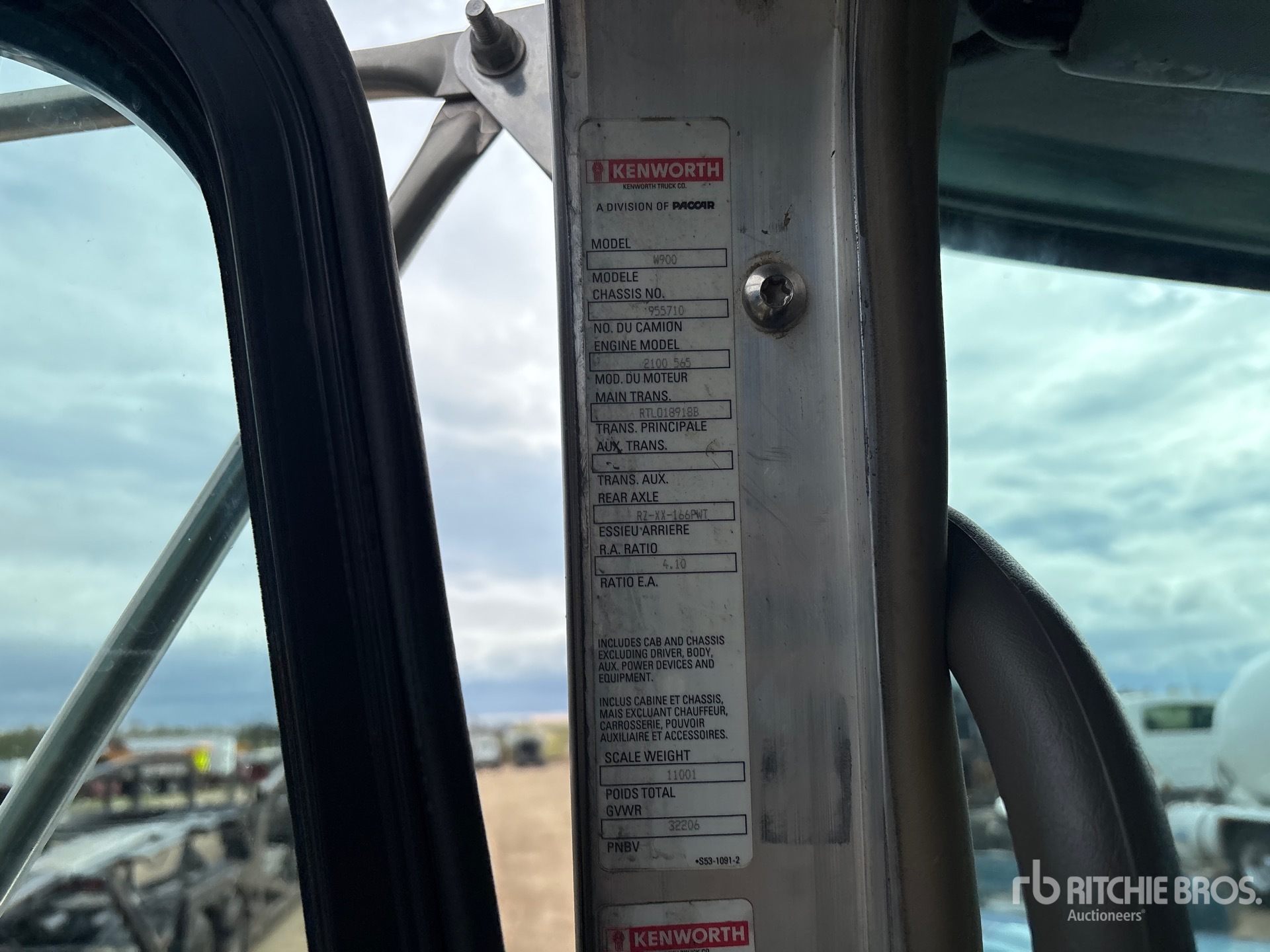 2019 Kenworth W900