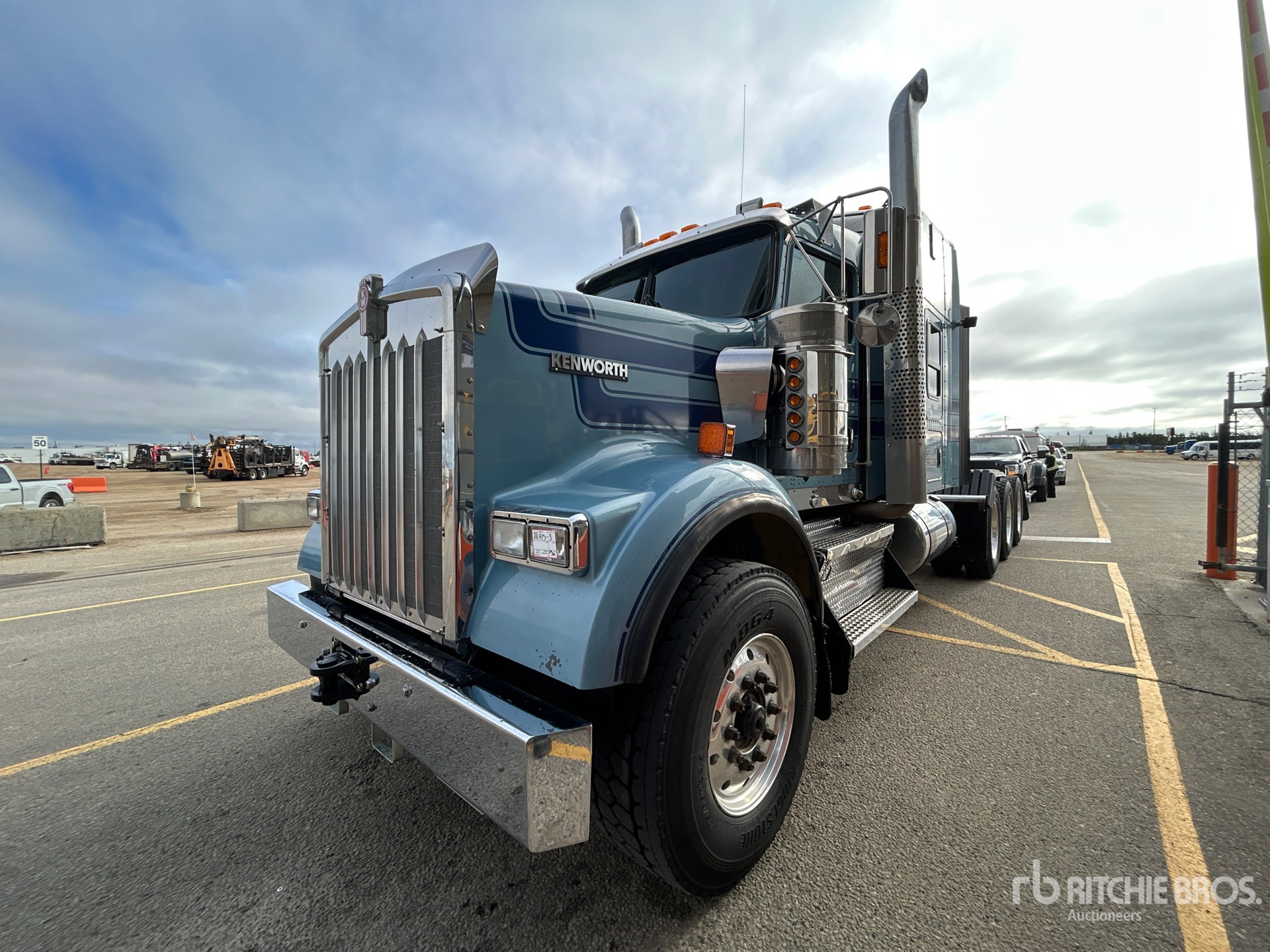 2019 Kenworth W900