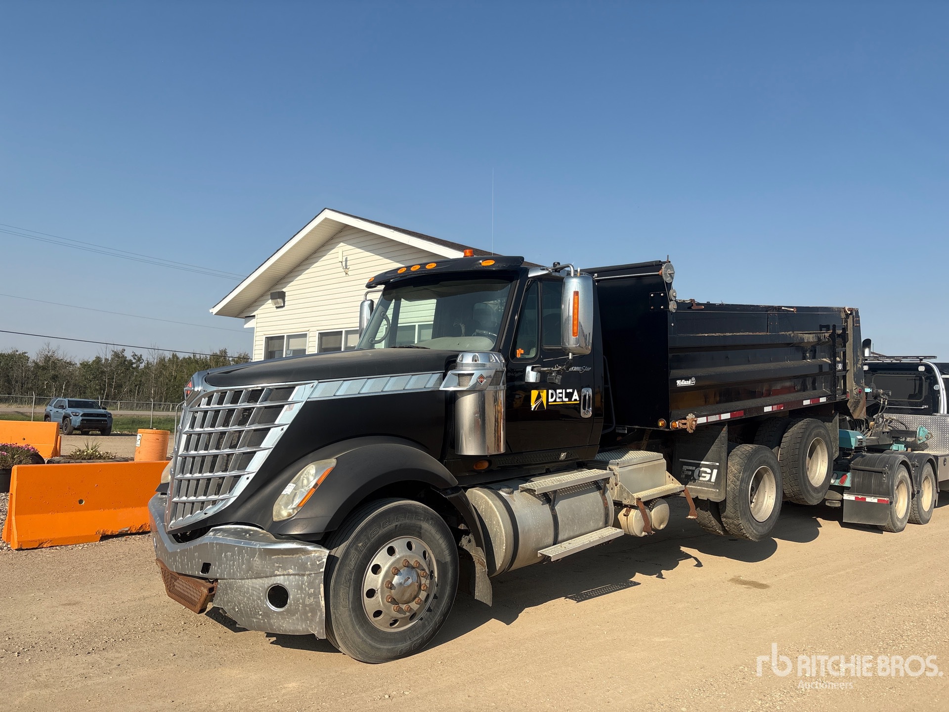 Photo of 2011 International DURASTAR 4400