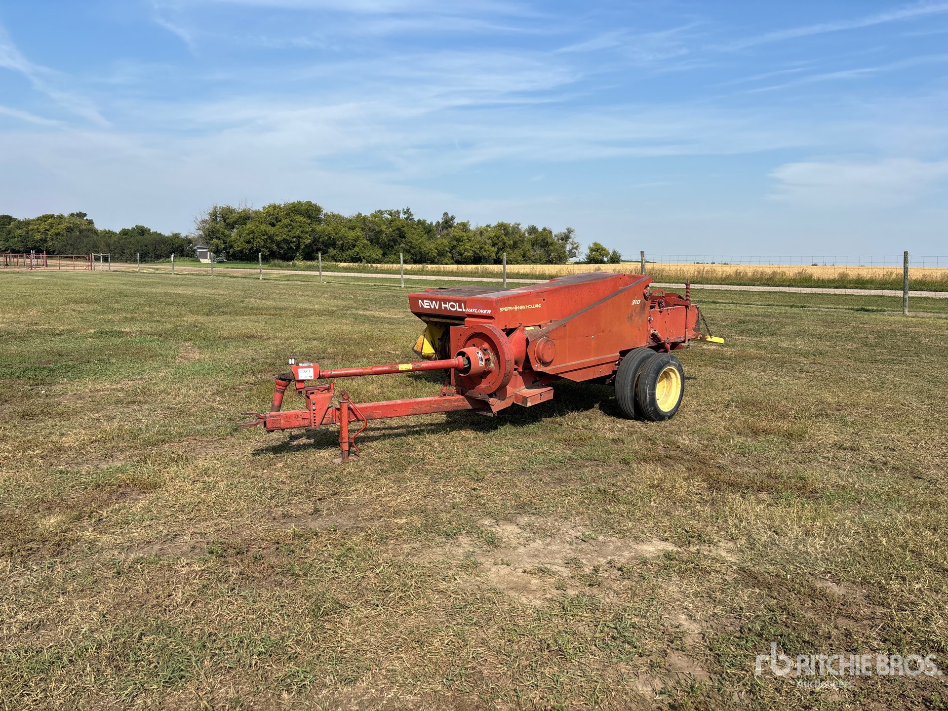 1981 New Holland HAYLINER 310