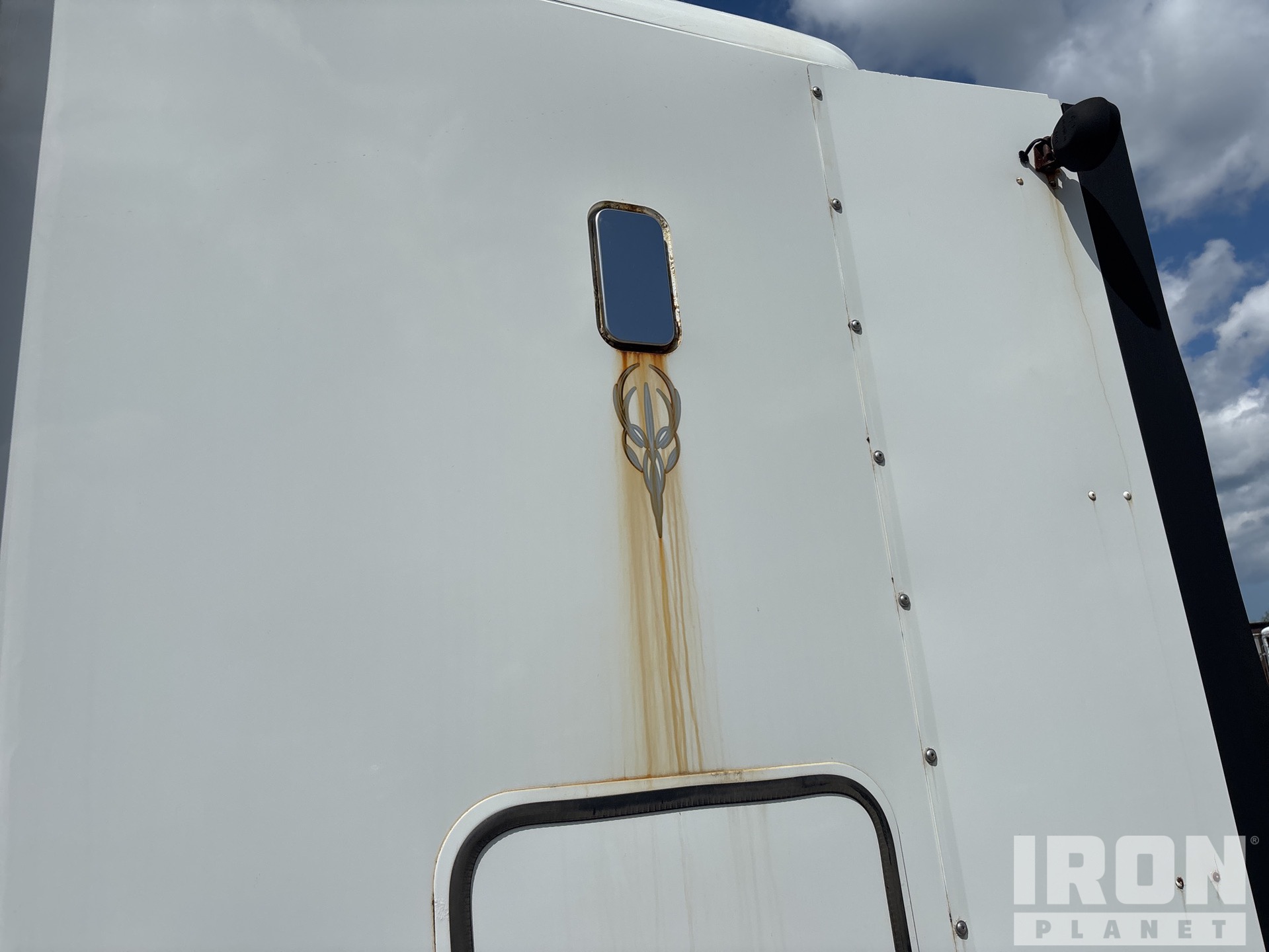 2013 Freightliner CORONADO 122