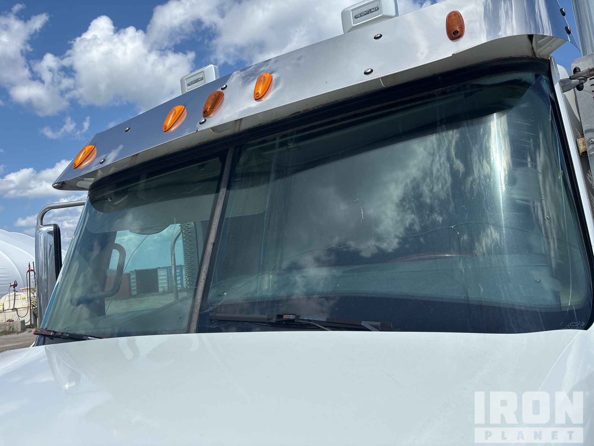 2013 Freightliner CORONADO 122