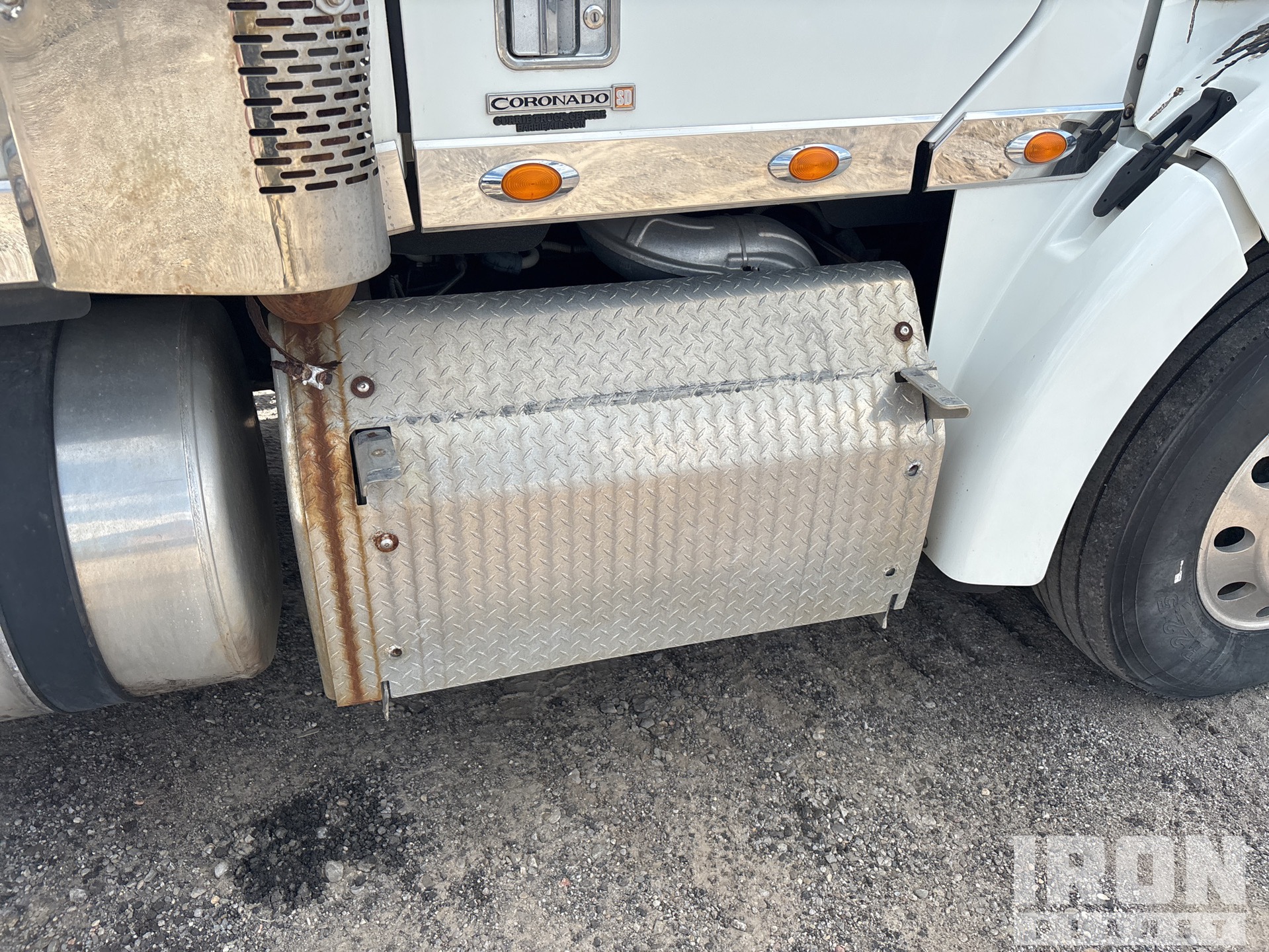 2013 Freightliner CORONADO 122