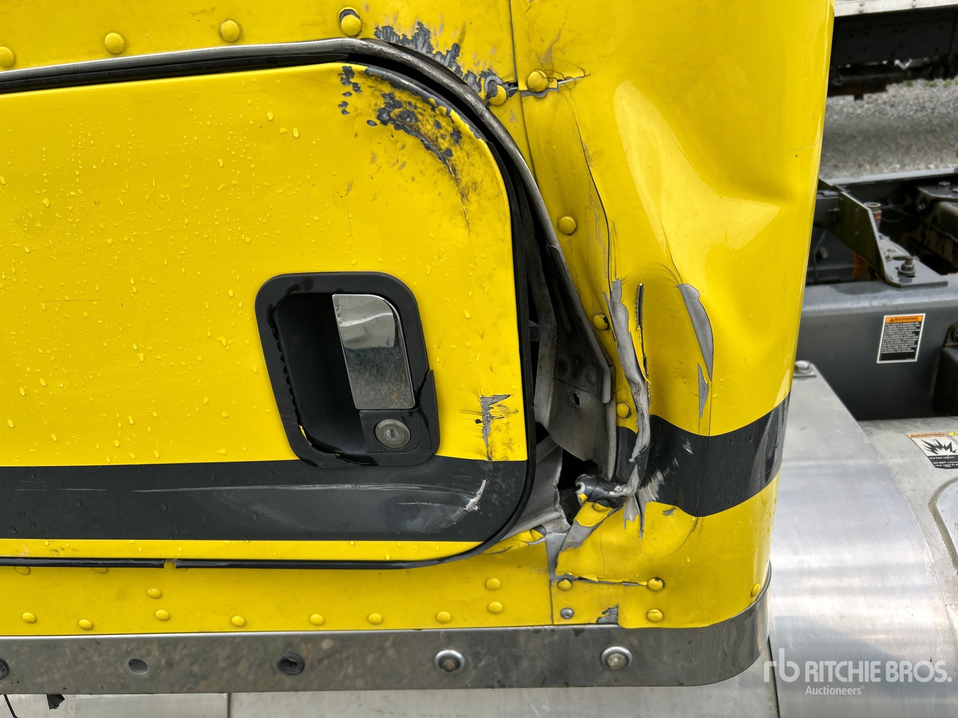 2022 Kenworth W900