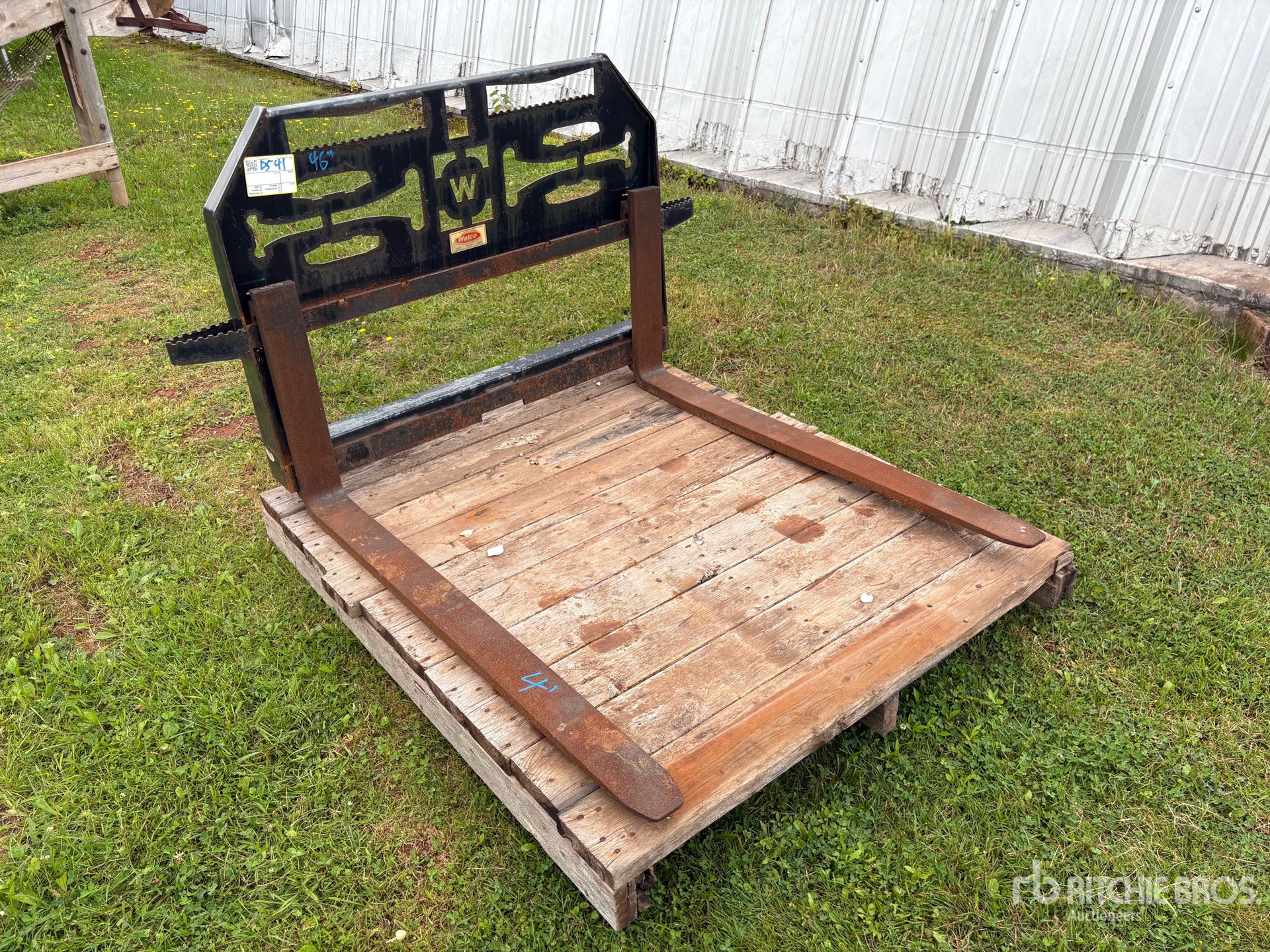 General Appearance with Picture, Right Front Corner