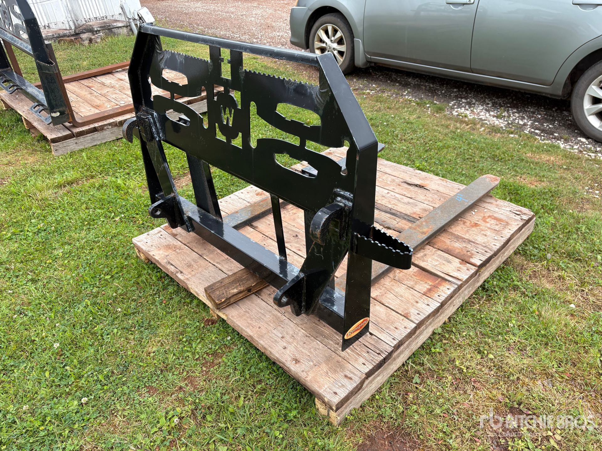 General Appearance with Picture, Right Rear Corner