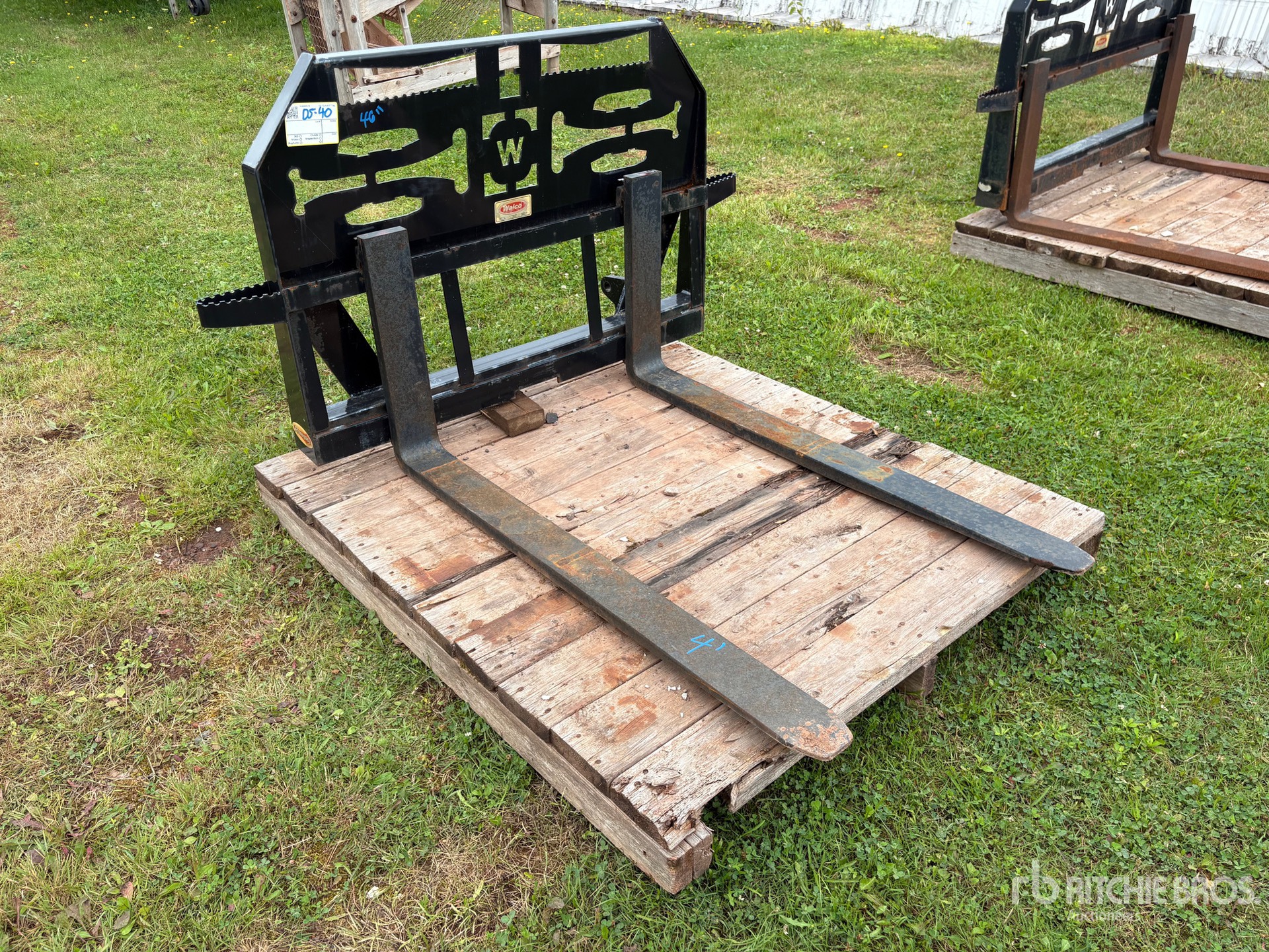 General Appearance with Picture, Right Front Corner