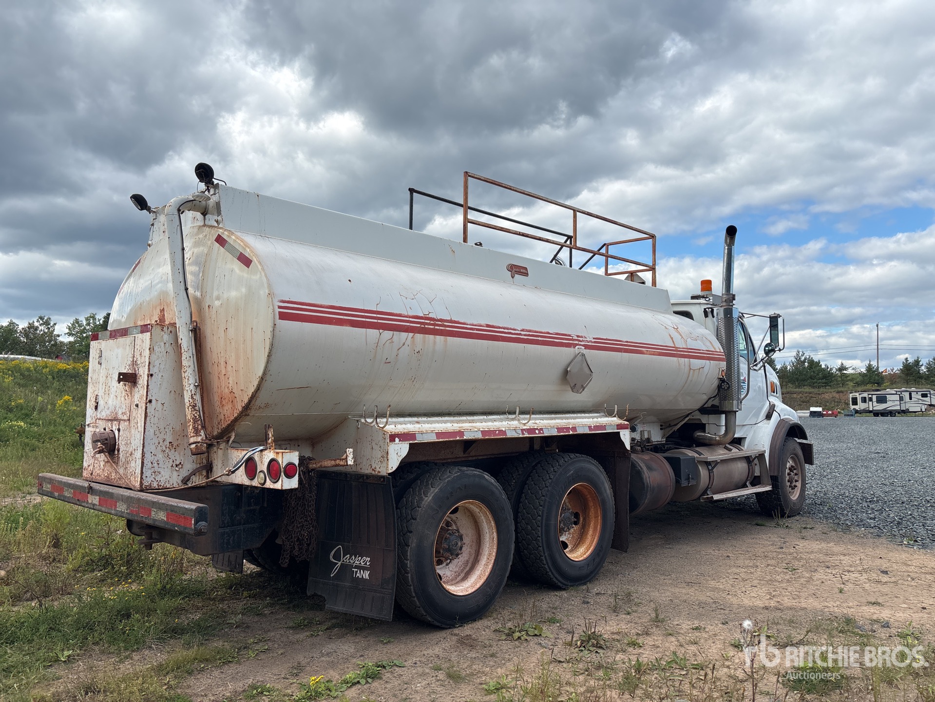 2005 Ford LT9500