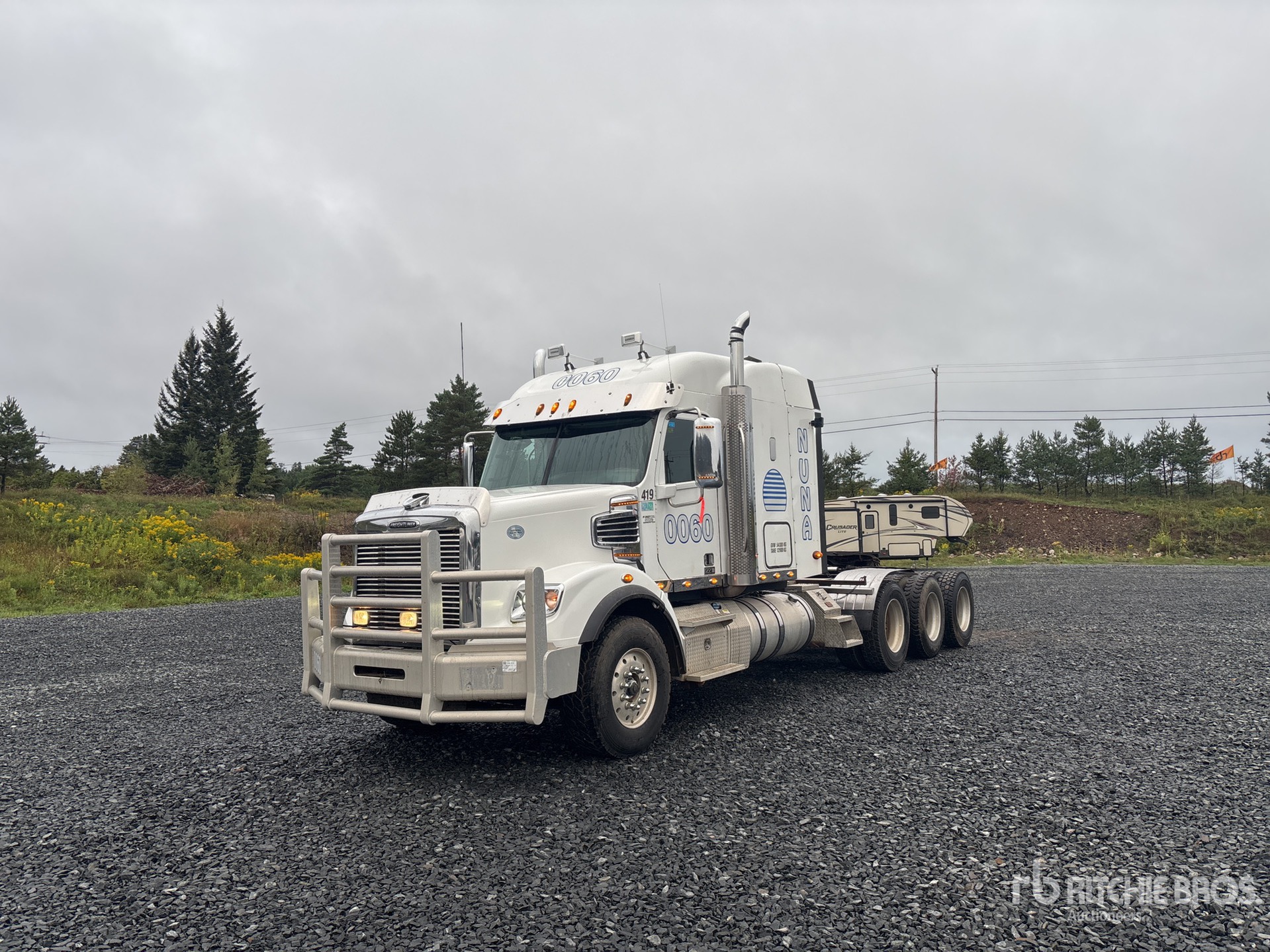 2015 Freightliner Coronado 122