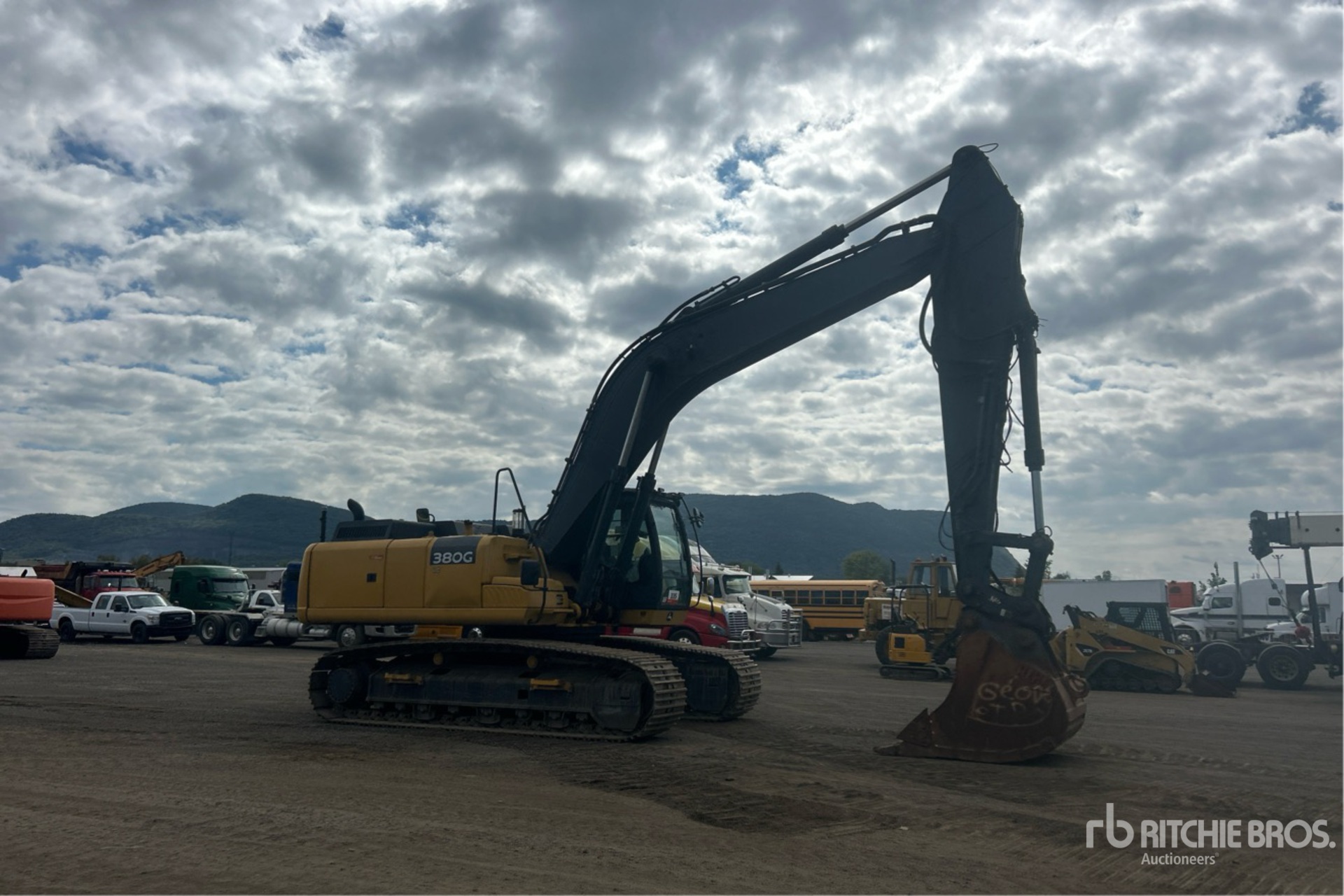 2014 John Deere 380G LC