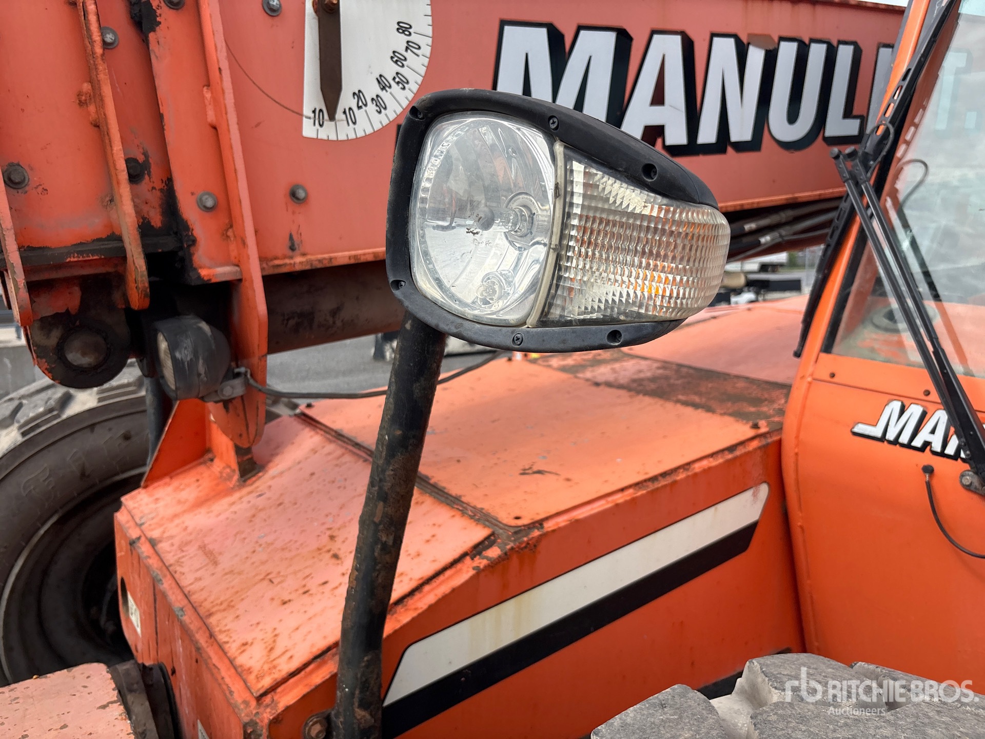 2013 JLG 10054