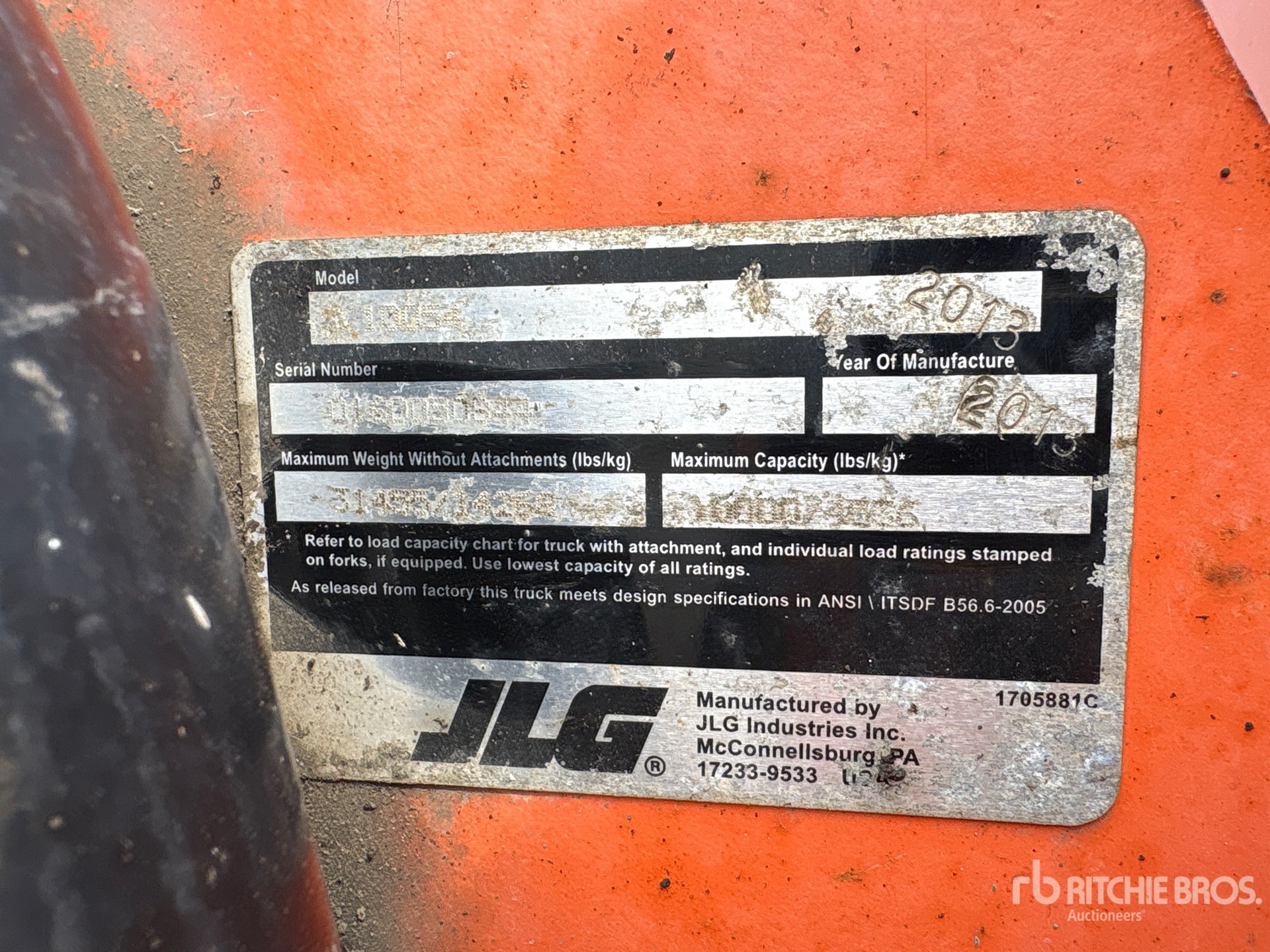 2013 JLG 10054