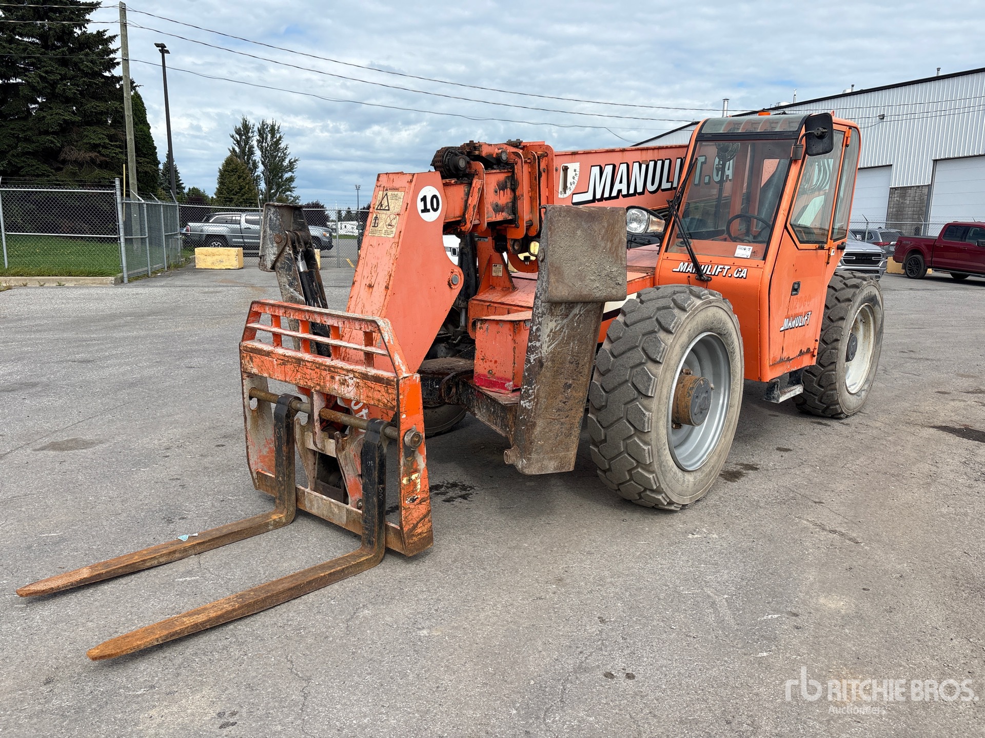 Photo of 2013 JLG 10054