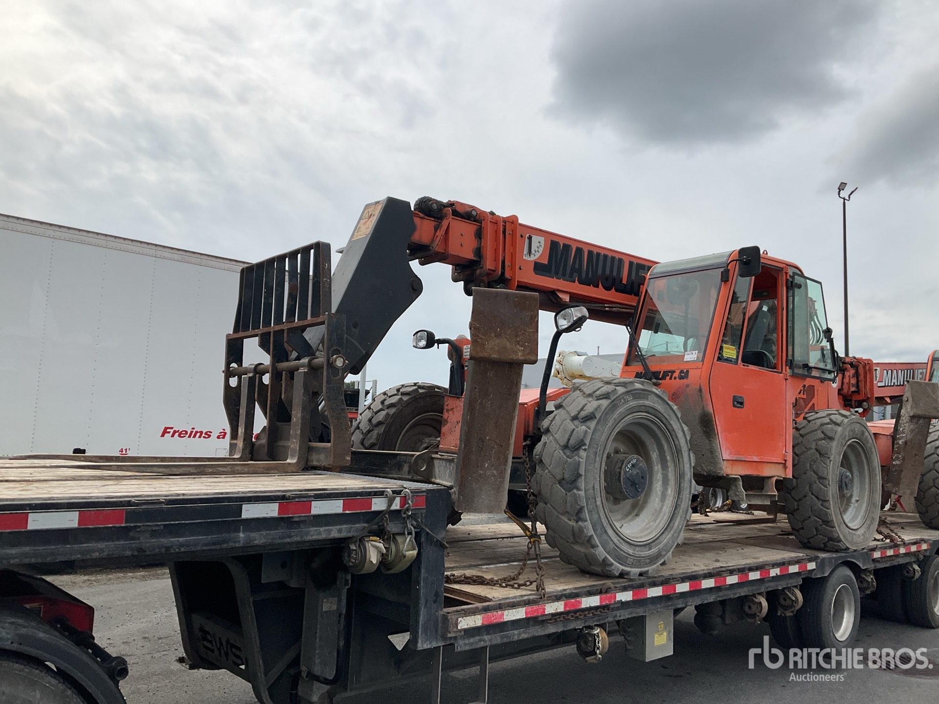 2015 JLG 10054