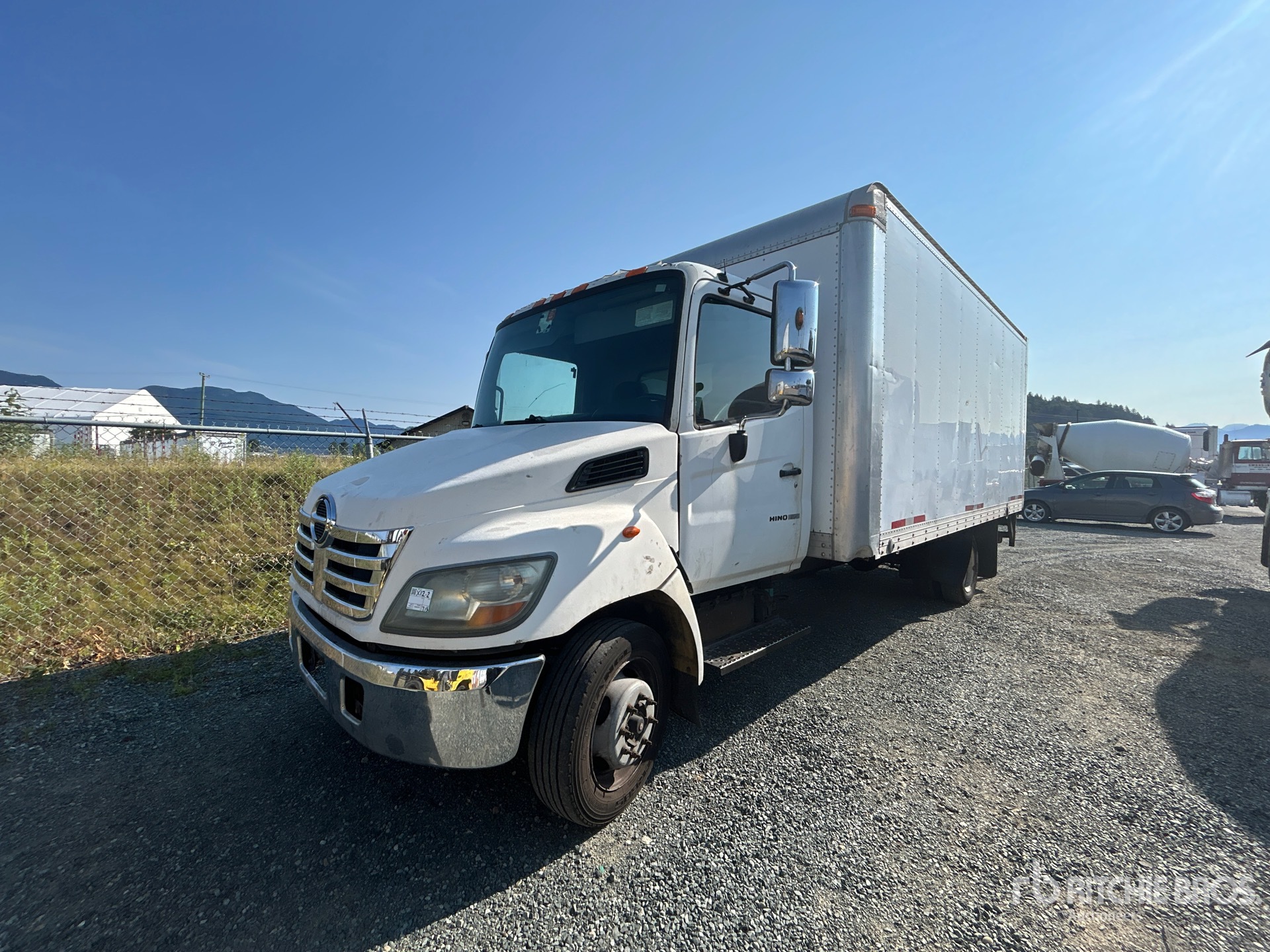 2009 Hino 185