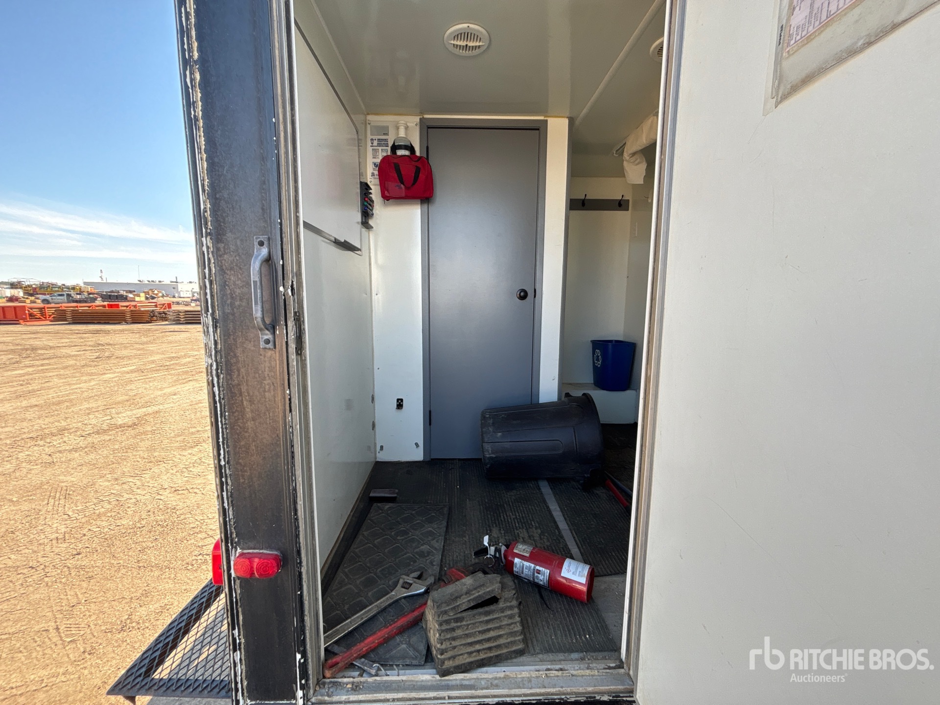 2013 ABU 21 FT X 8 FT PORTABLE T/A