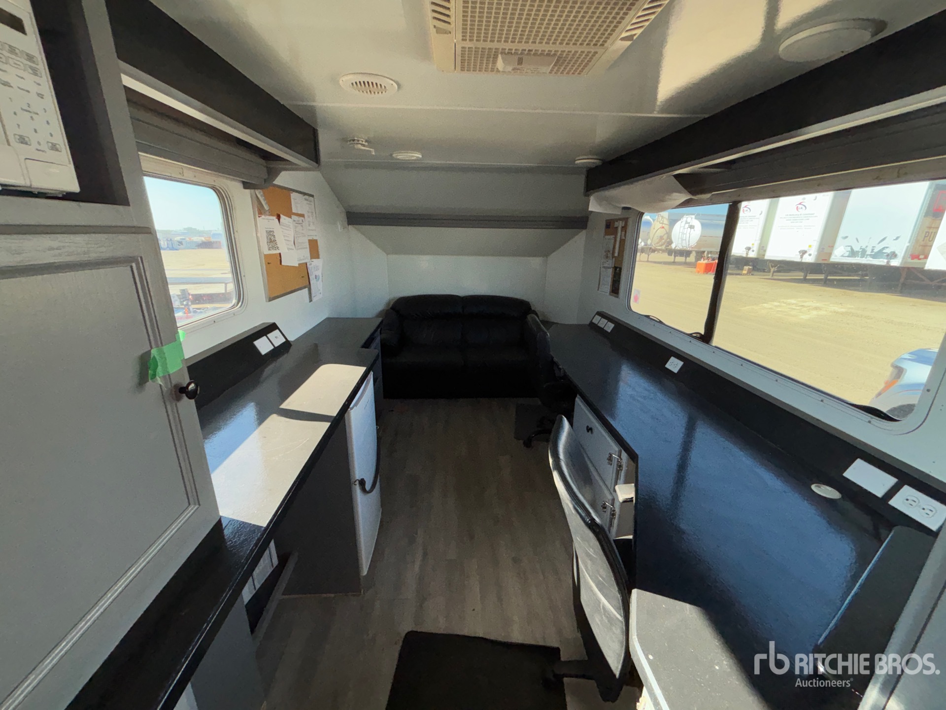 2013 ABU 21 FT X 8 FT PORTABLE T/A