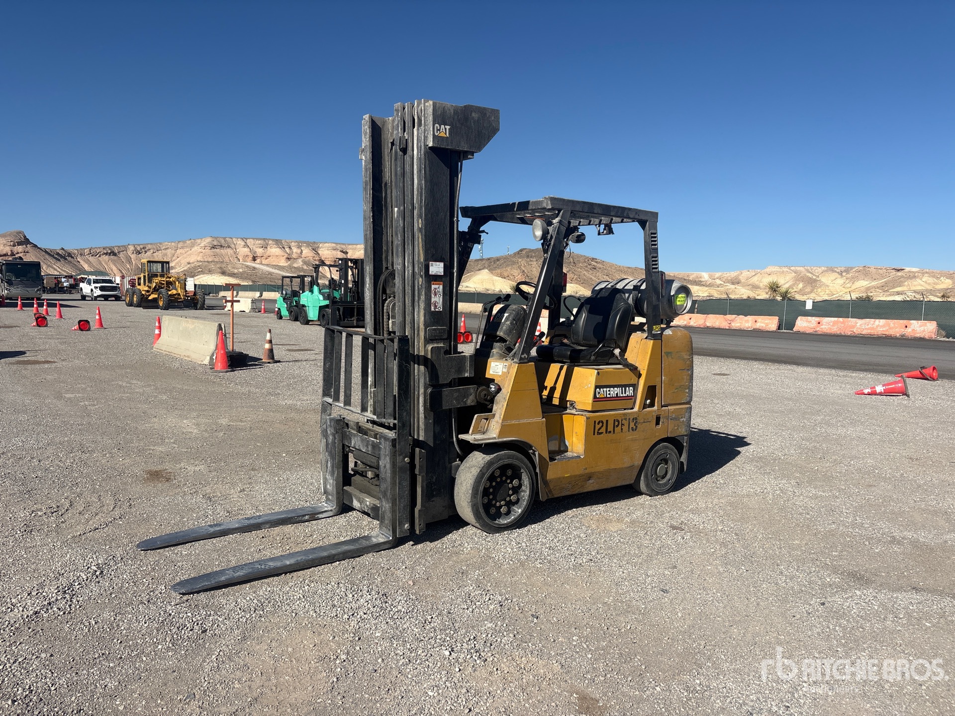 Photo of 2005 Caterpillar GC35K