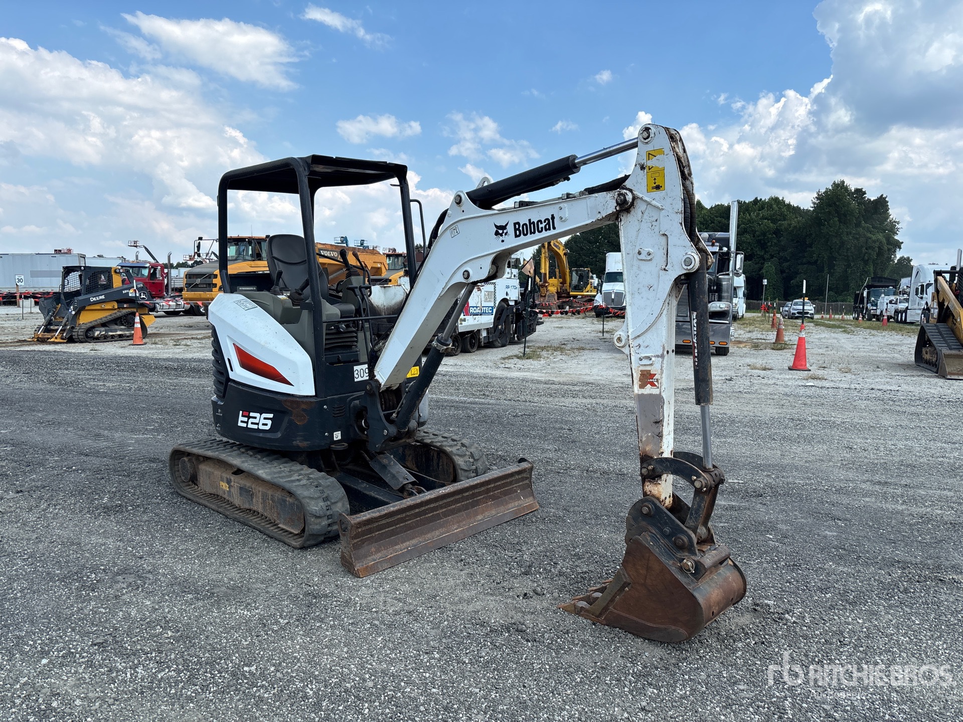 2022 Bobcat E26