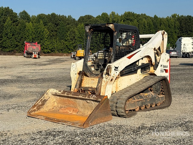 2022 Bobcat T740 Compact Track Loader