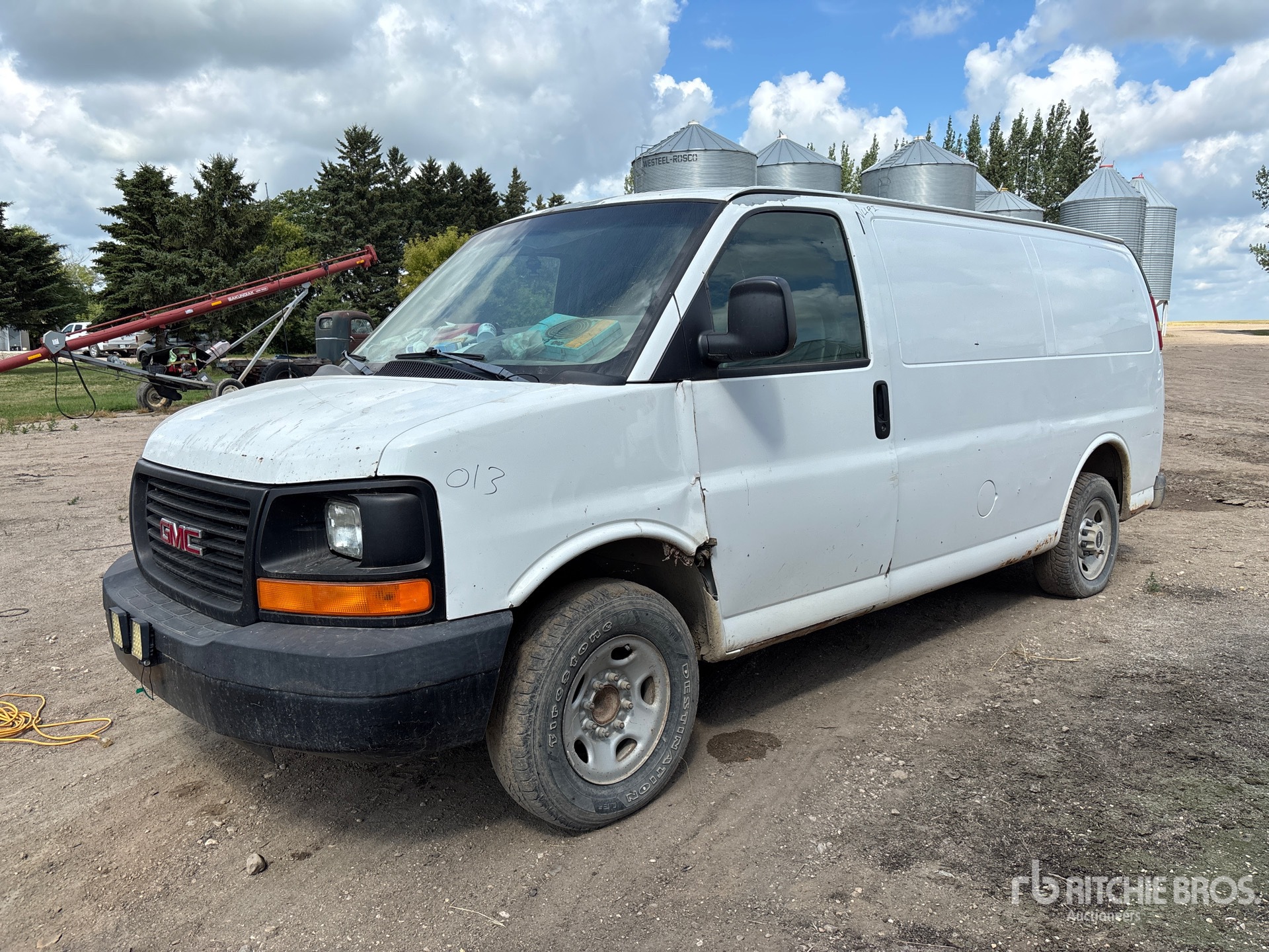 General Appearance with Picture, Left Front Corner