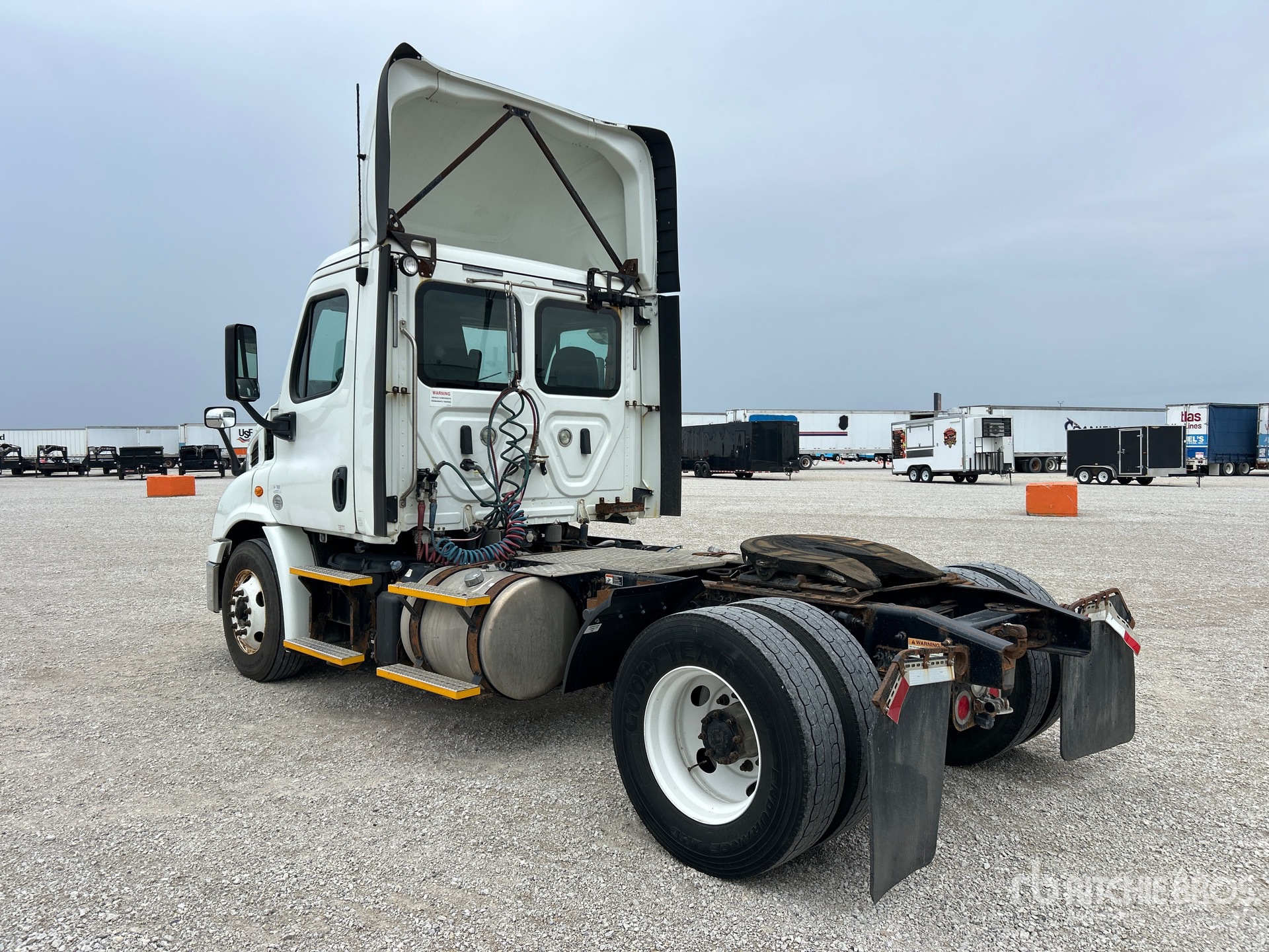 2018 Freightliner CASCADIA 113