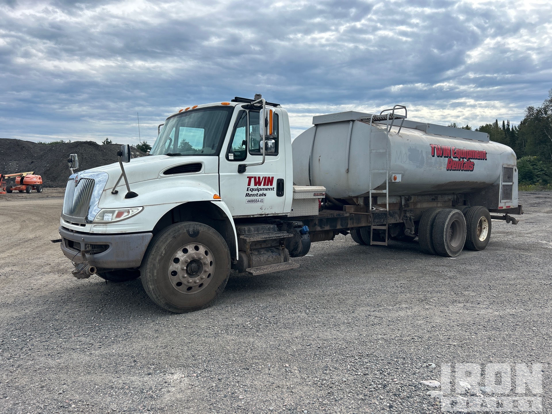 Photo of 2017 International MF035