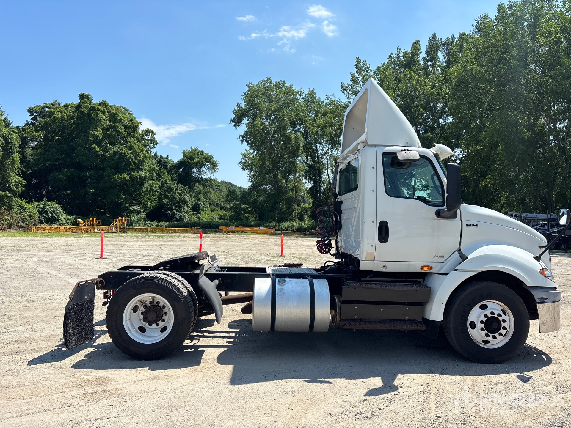 2019 International RH613