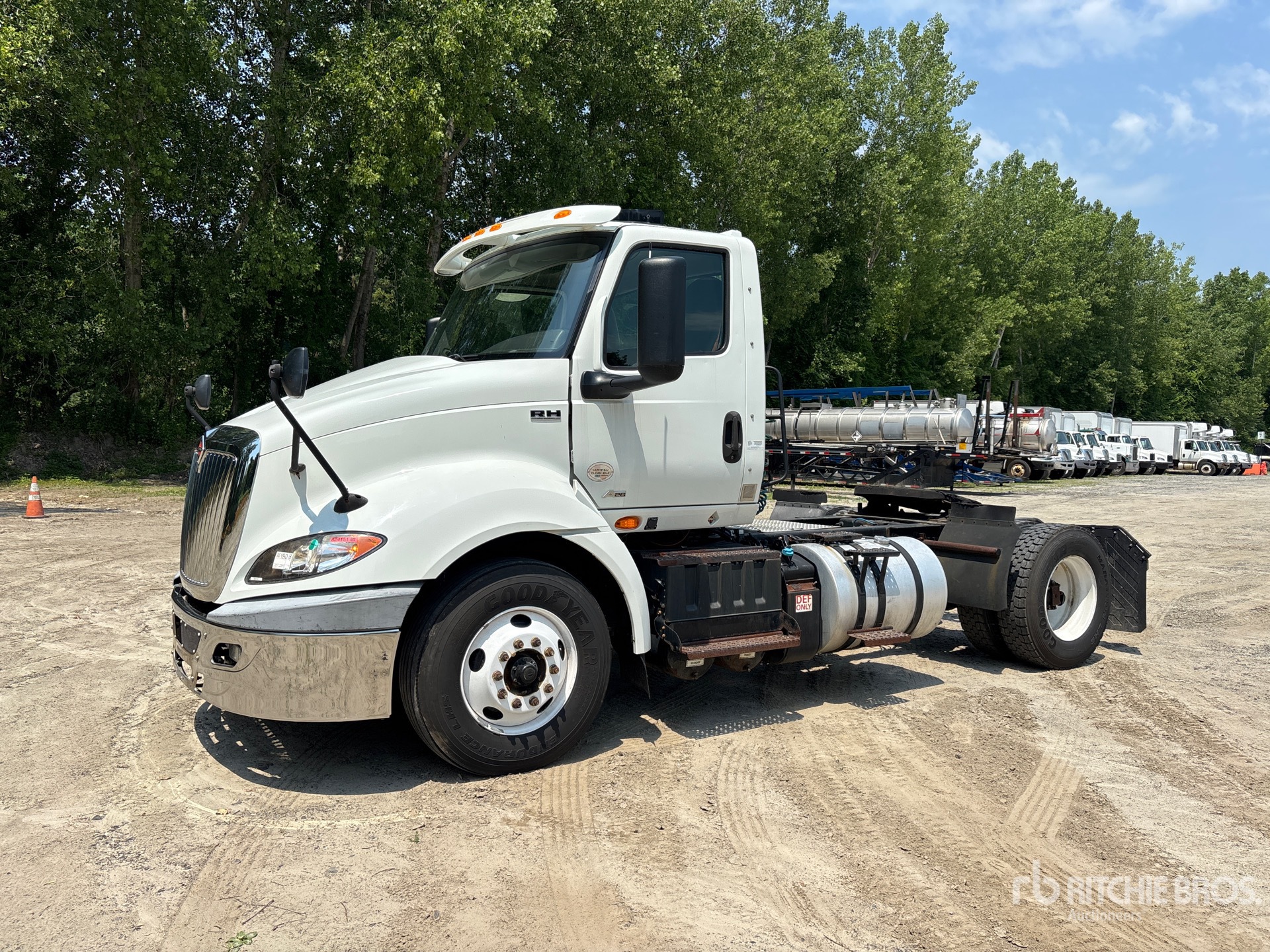 2019 International RH613