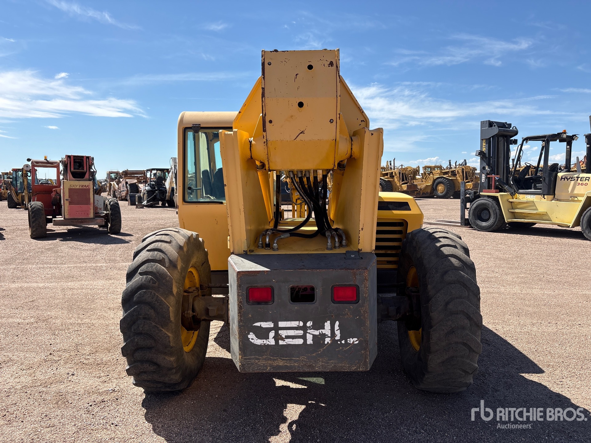 2000 Gehl DL10H