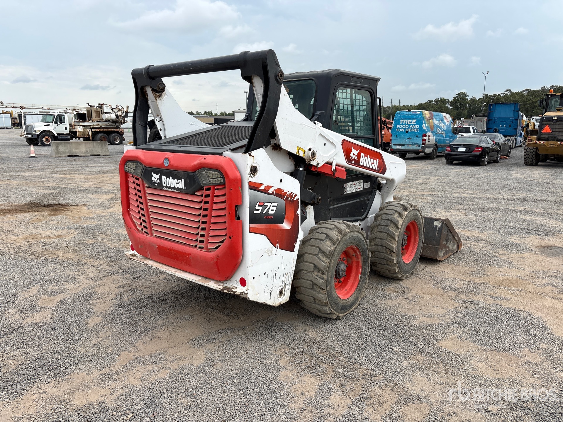 General Appearance with Picture, Right Rear Corner